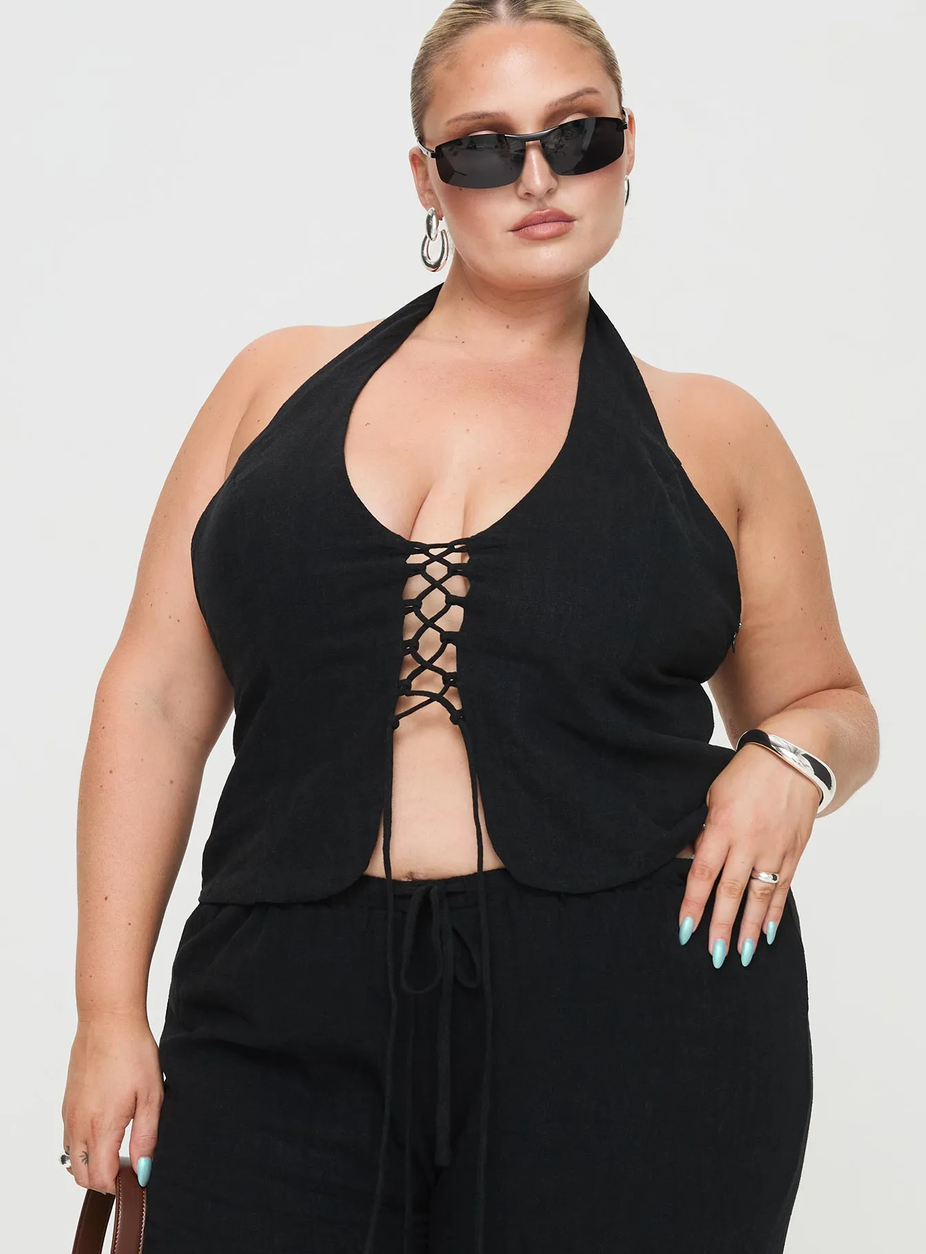 Clouded Linen Blend Vest Top Black Curve sold by Princess Polly product image thumbnail 2