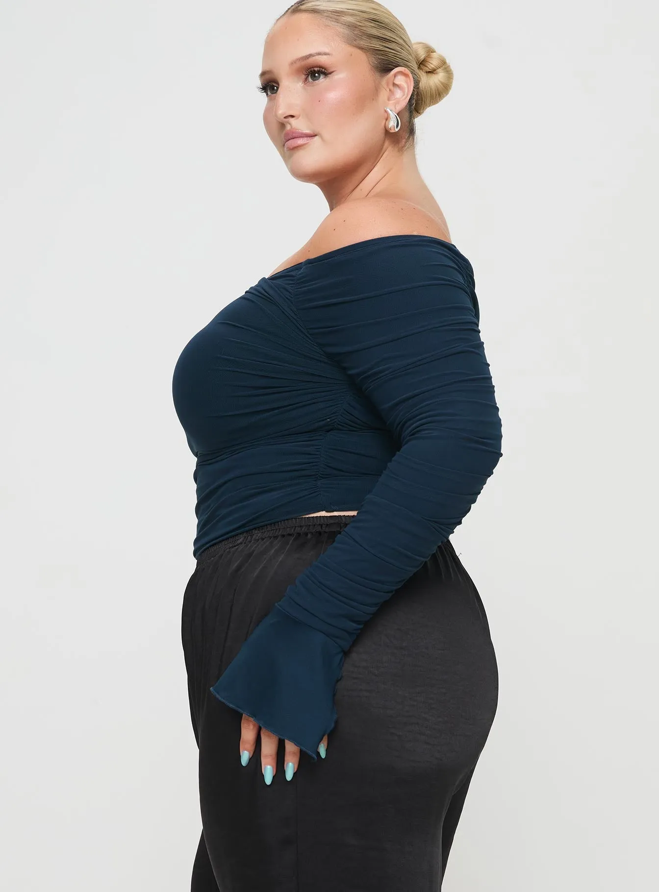 Moreno Off The Shoulder Top Navy Curve sold by Princess Polly product image thumbnail 3