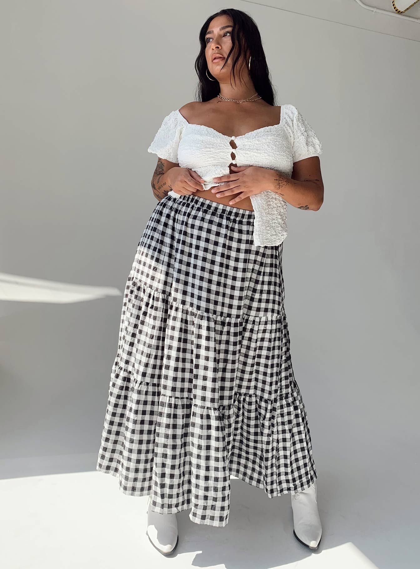 Hale Midi Skirt Black / White Curve sold by Princess Polly product image thumbnail 2