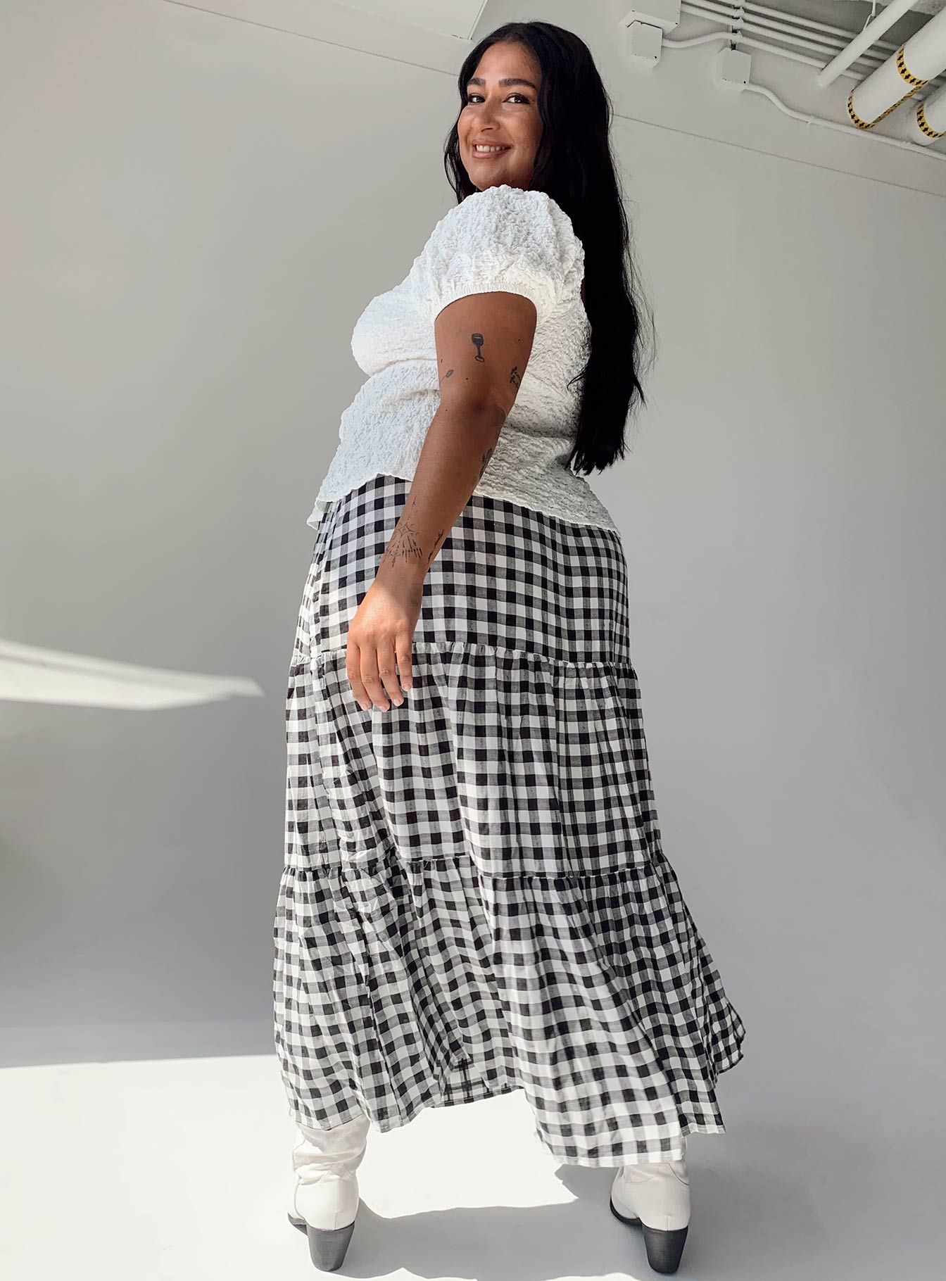Hale Midi Skirt Black / White Curve sold by Princess Polly product image thumbnail 3