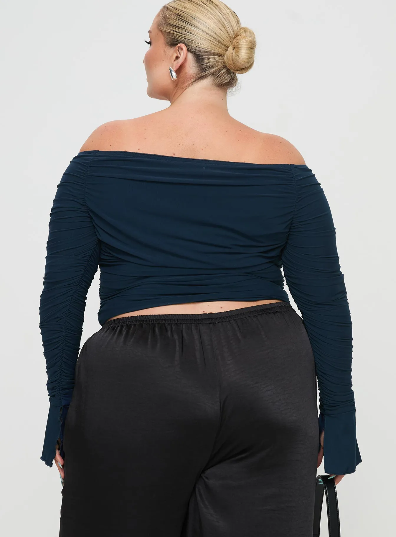 Moreno Off The Shoulder Top Navy Curve sold by Princess Polly product image thumbnail 4