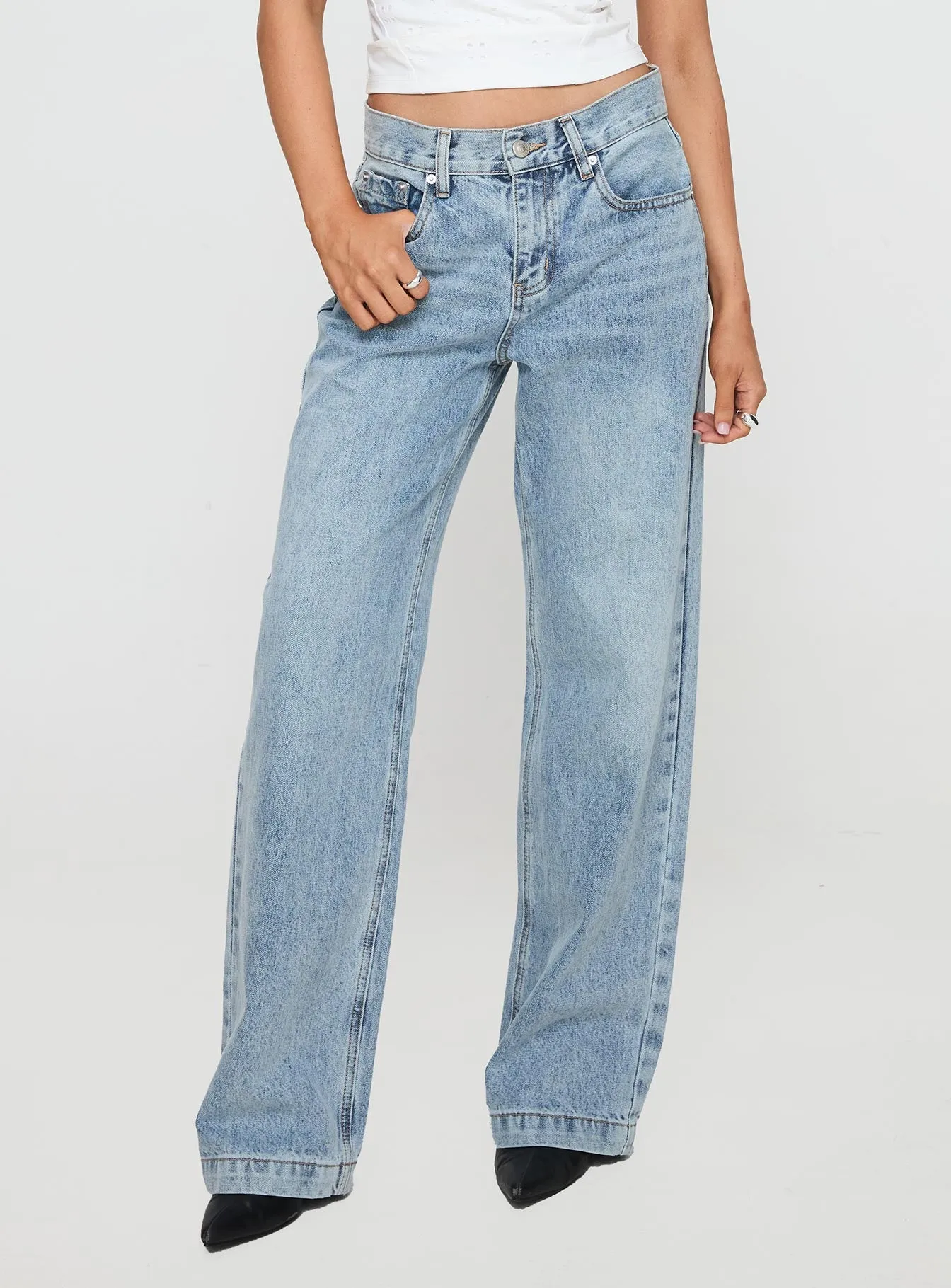 Anelli Low Rise Straight Leg Jeans Light Blue Wash sold by Princess Polly product image thumbnail 2