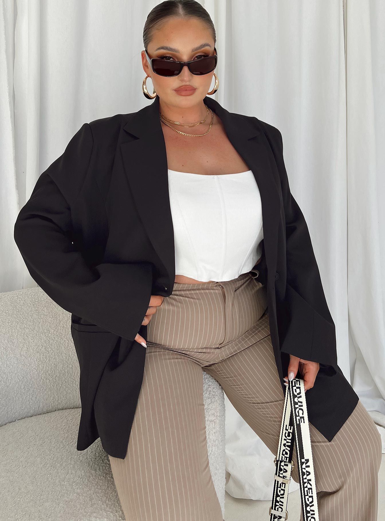 The Ella Blazer Black Curve sold by Princess Polly product image thumbnail 2
