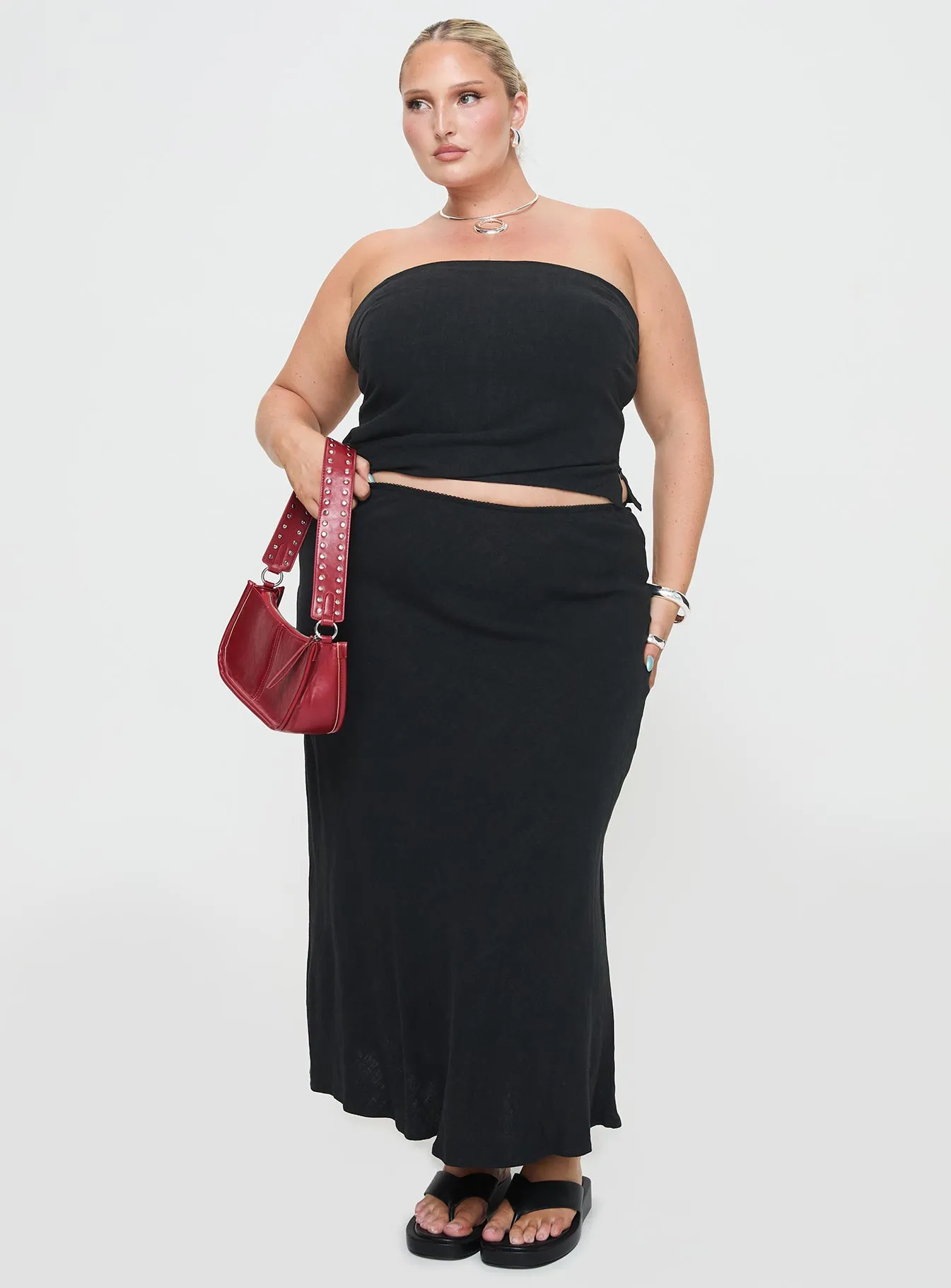Ermias Linen Blend Midi Skirt Black Curve sold by Princess Polly product image thumbnail 2