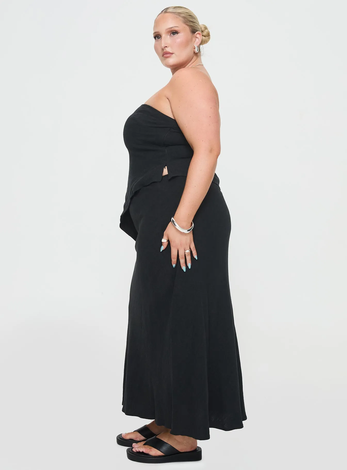 Ermias Linen Blend Midi Skirt Black Curve sold by Princess Polly product image thumbnail 3