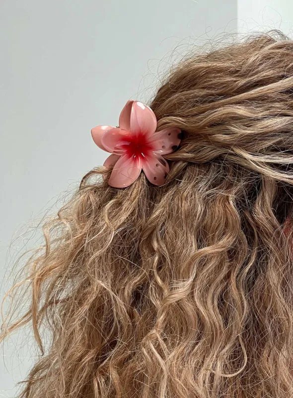 Frangipani Hair Clip Pink sold by Princess Polly