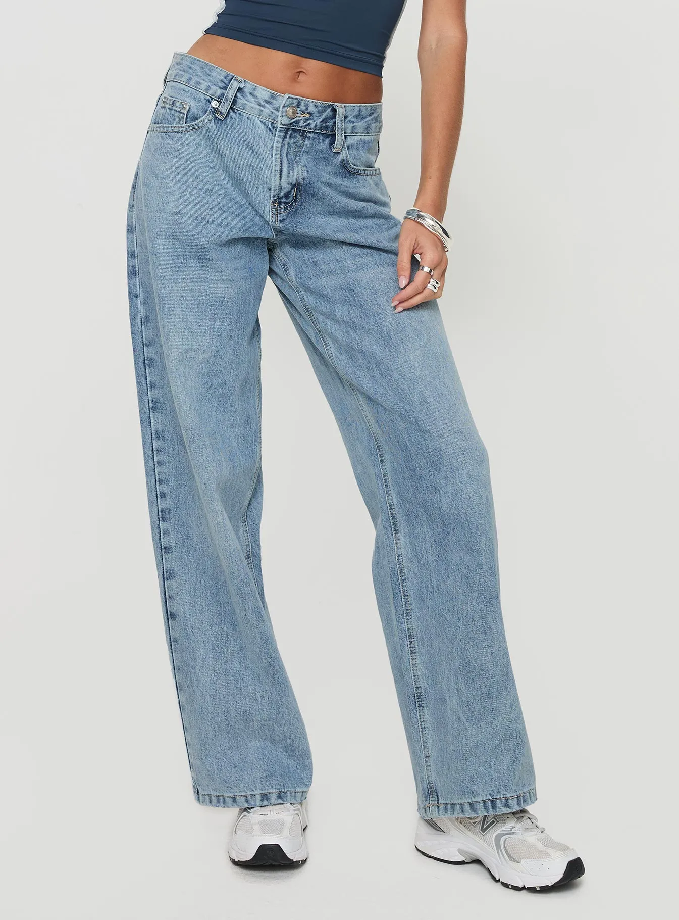 Serenitia Mid Rise Straight Leg Jeans Light Wash Tall sold by Princess Polly product image thumbnail 2