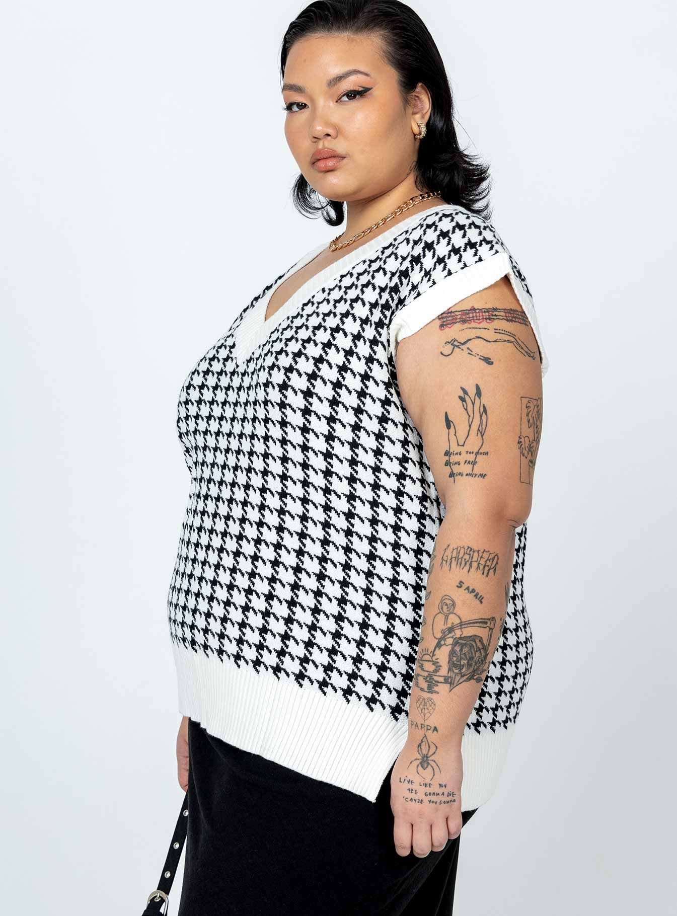 Ashton Sweater Vest White Curve sold by Princess Polly product image thumbnail 4