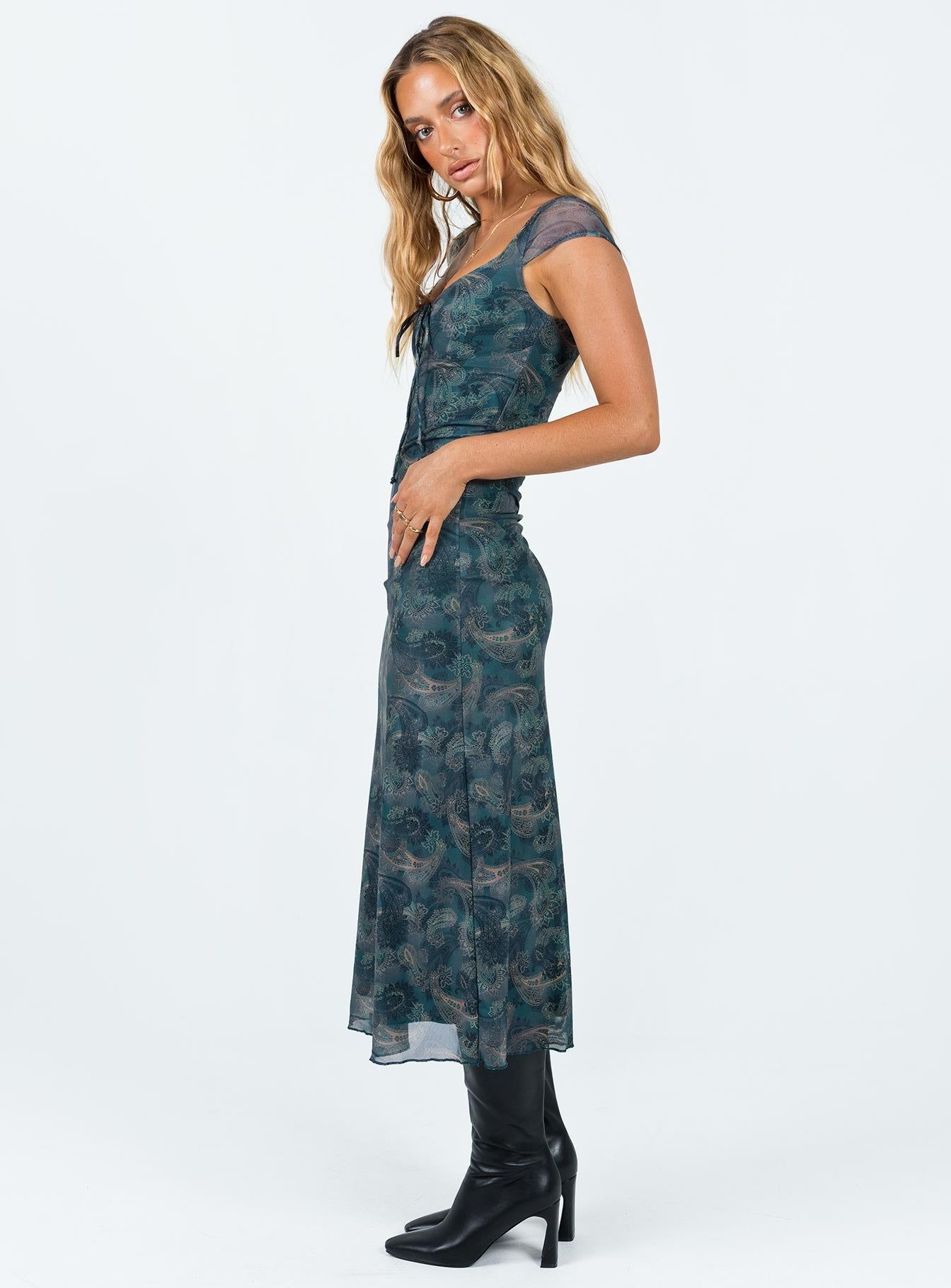 Motel Lunama Dress Tonal Blue Paisley sold by Princess Polly product image thumbnail 4