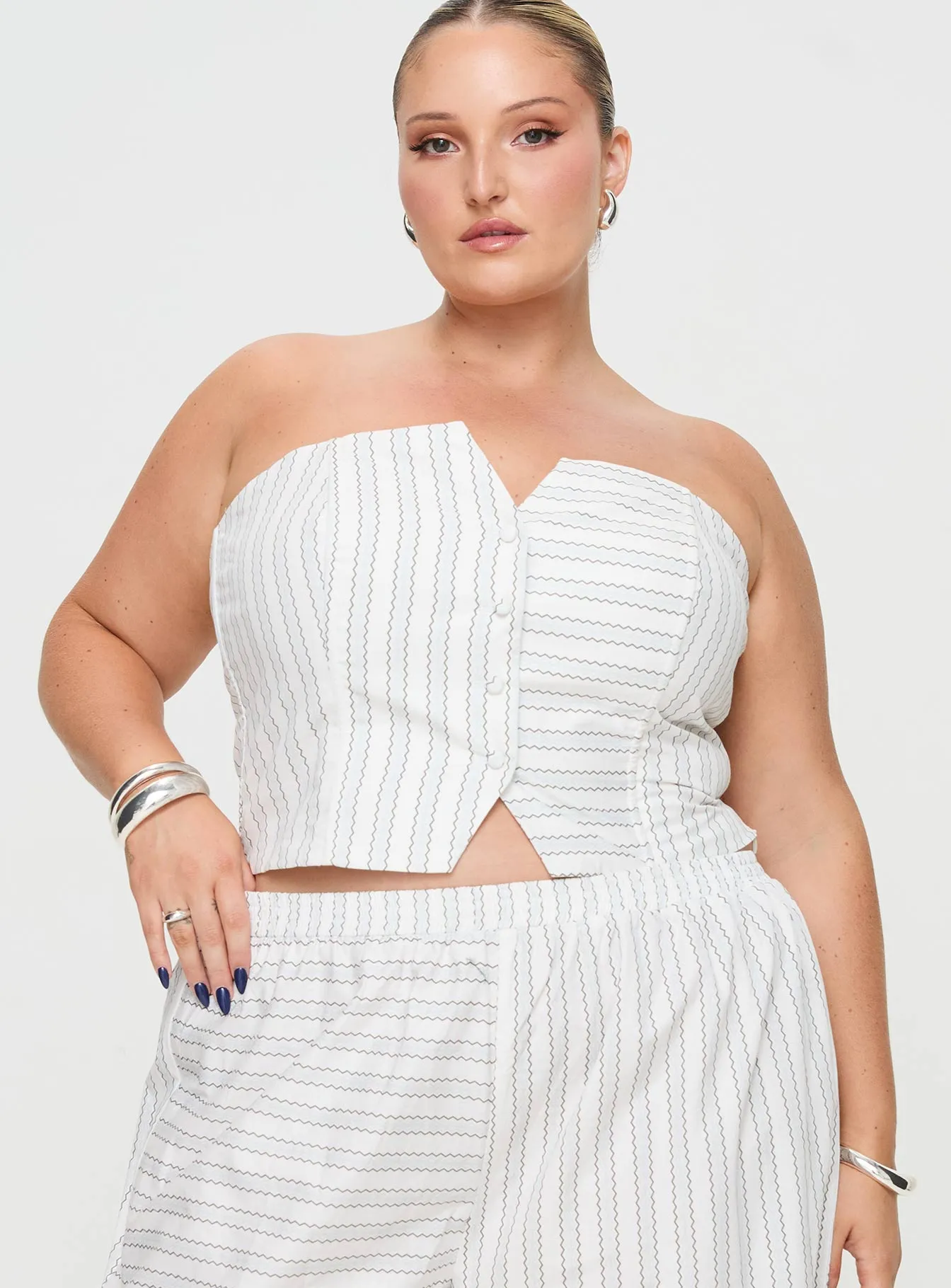 Freddle Strapless Top White Stripe Curve sold by Princess Polly product image thumbnail 2