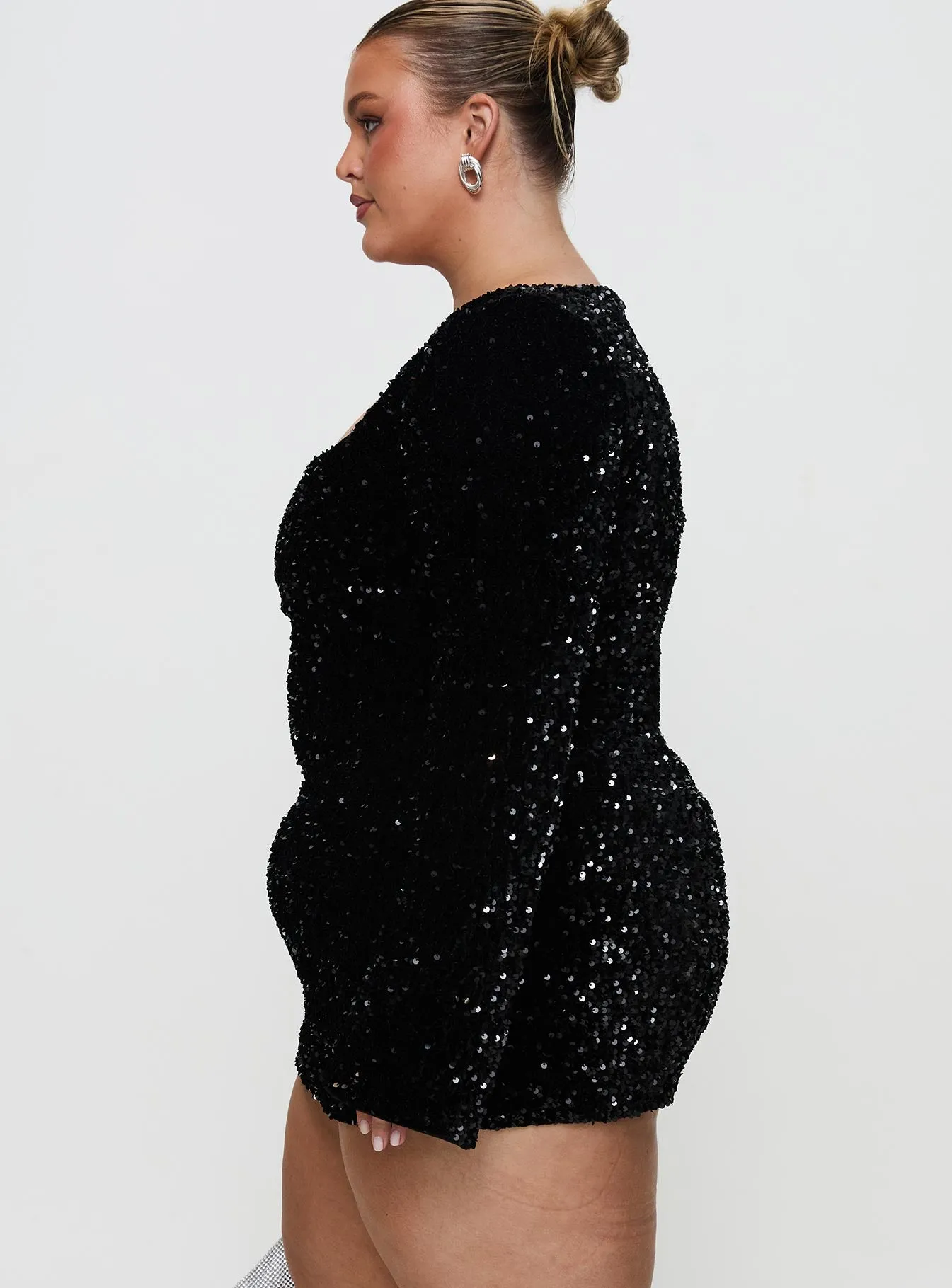 Vinelle Long Sleeve Mini Dress Black Curve sold by Princess Polly product image thumbnail 4