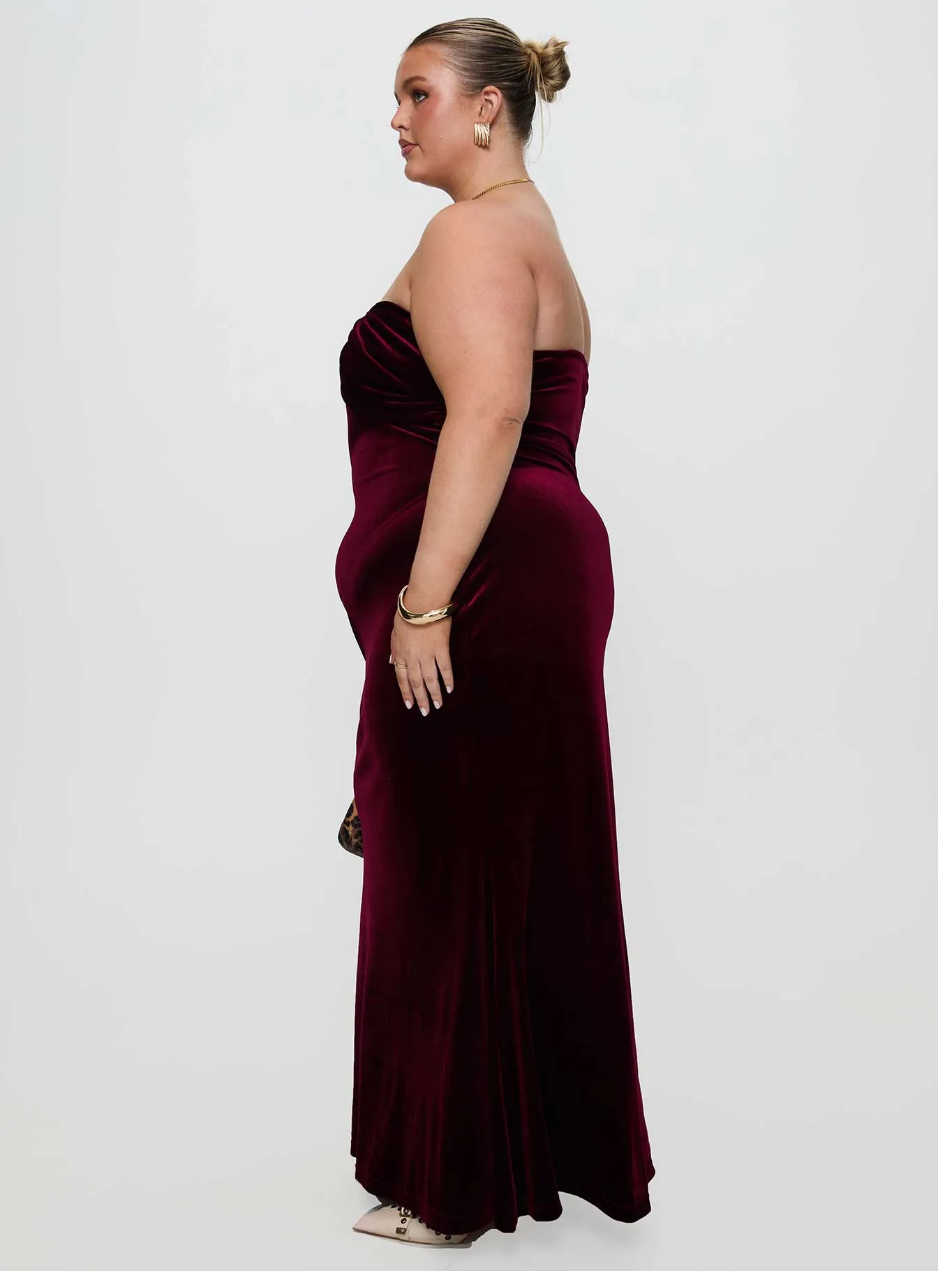 Irena Strapless Maxi Dress Burgundy Curve sold by Princess Polly product image thumbnail 4