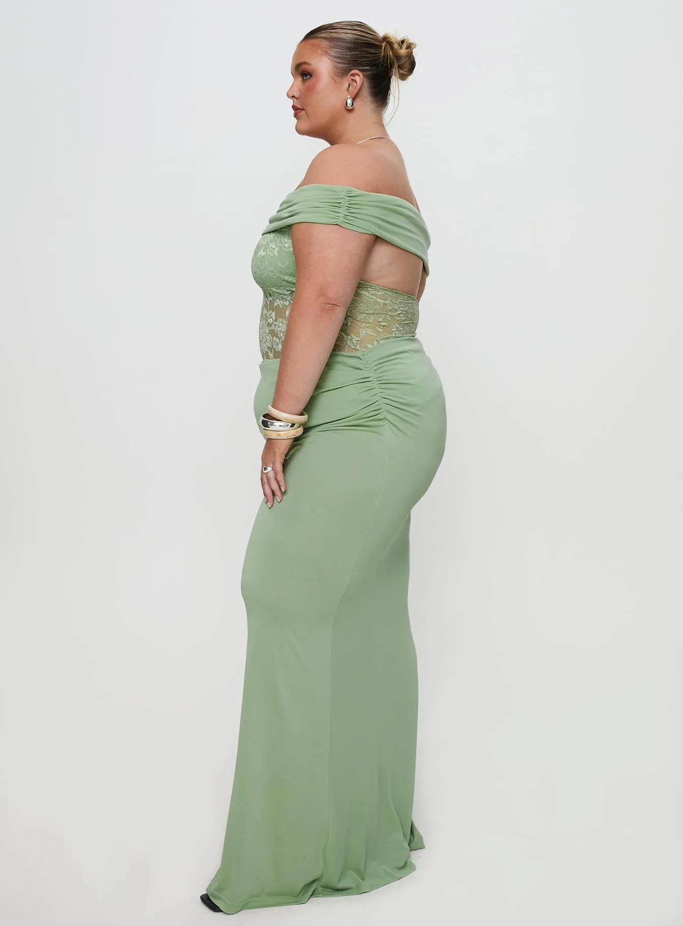 Gwendolen Off The Shoulder Maxi Dress Green Curve sold by Princess Polly product image thumbnail 4