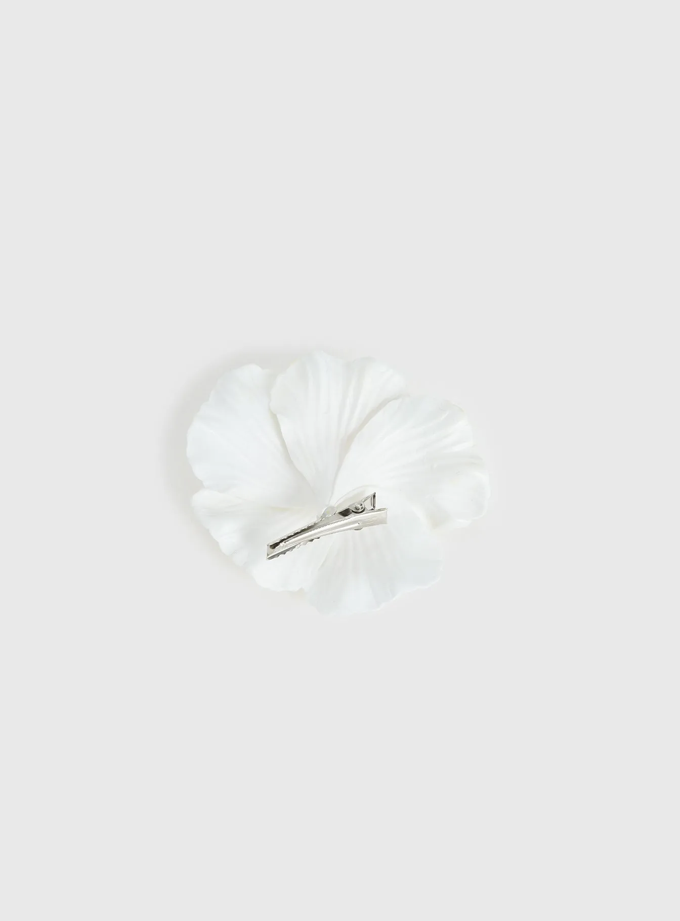 This Fate Flower Hair Clip Cream sold by Princess Polly product image thumbnail 3