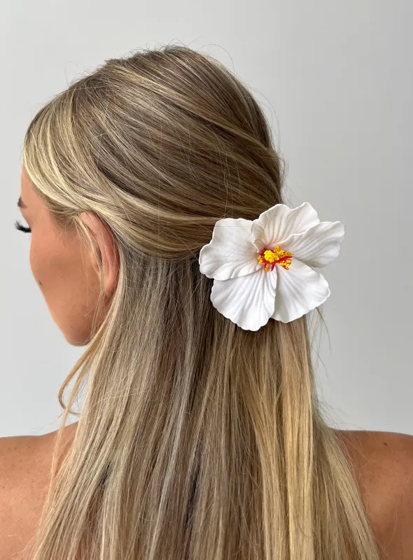 This Fate Flower Hair Clip Cream sold by Princess Polly