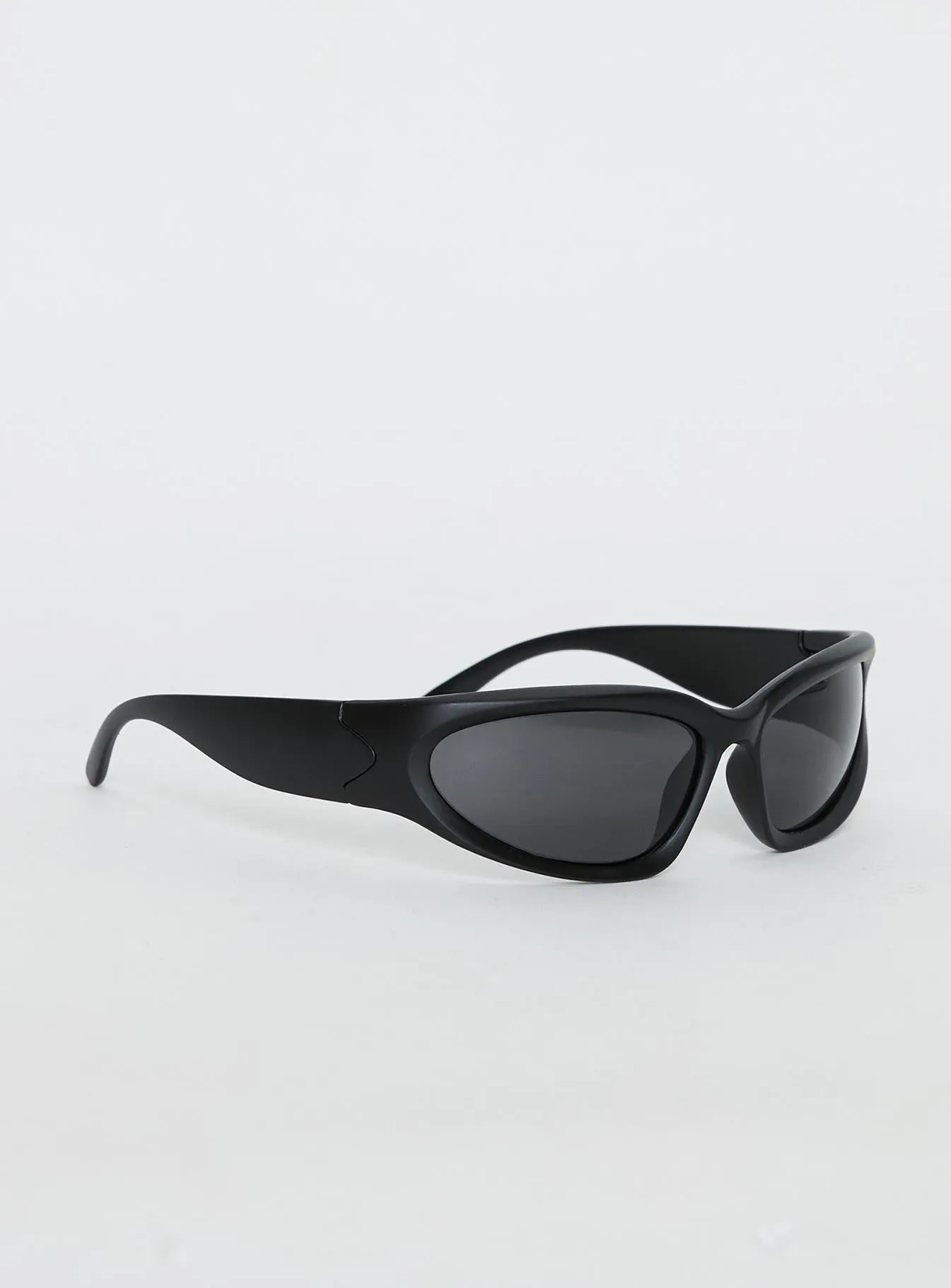 Huxlee Curved Sunglasses Black sold by Princess Polly product image thumbnail 3