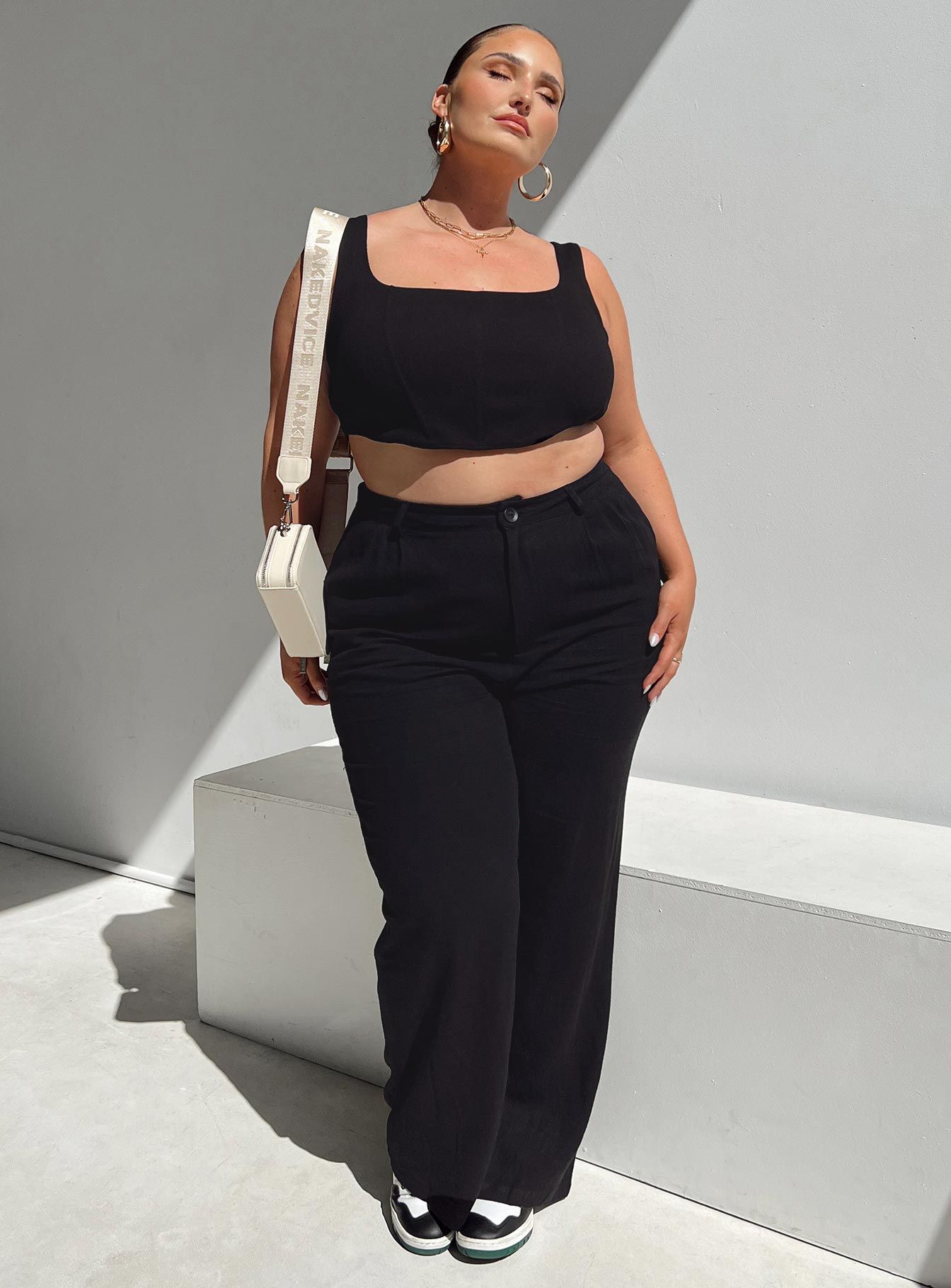 Brenda Linen Blend Pants Black Curve sold by Princess Polly product image thumbnail 3