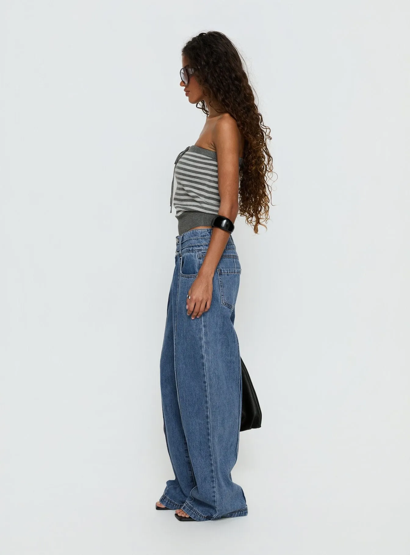 Hannalee Low Rise Wide Leg Jeans Mid Blue Wash sold by Princess Polly product image thumbnail 4