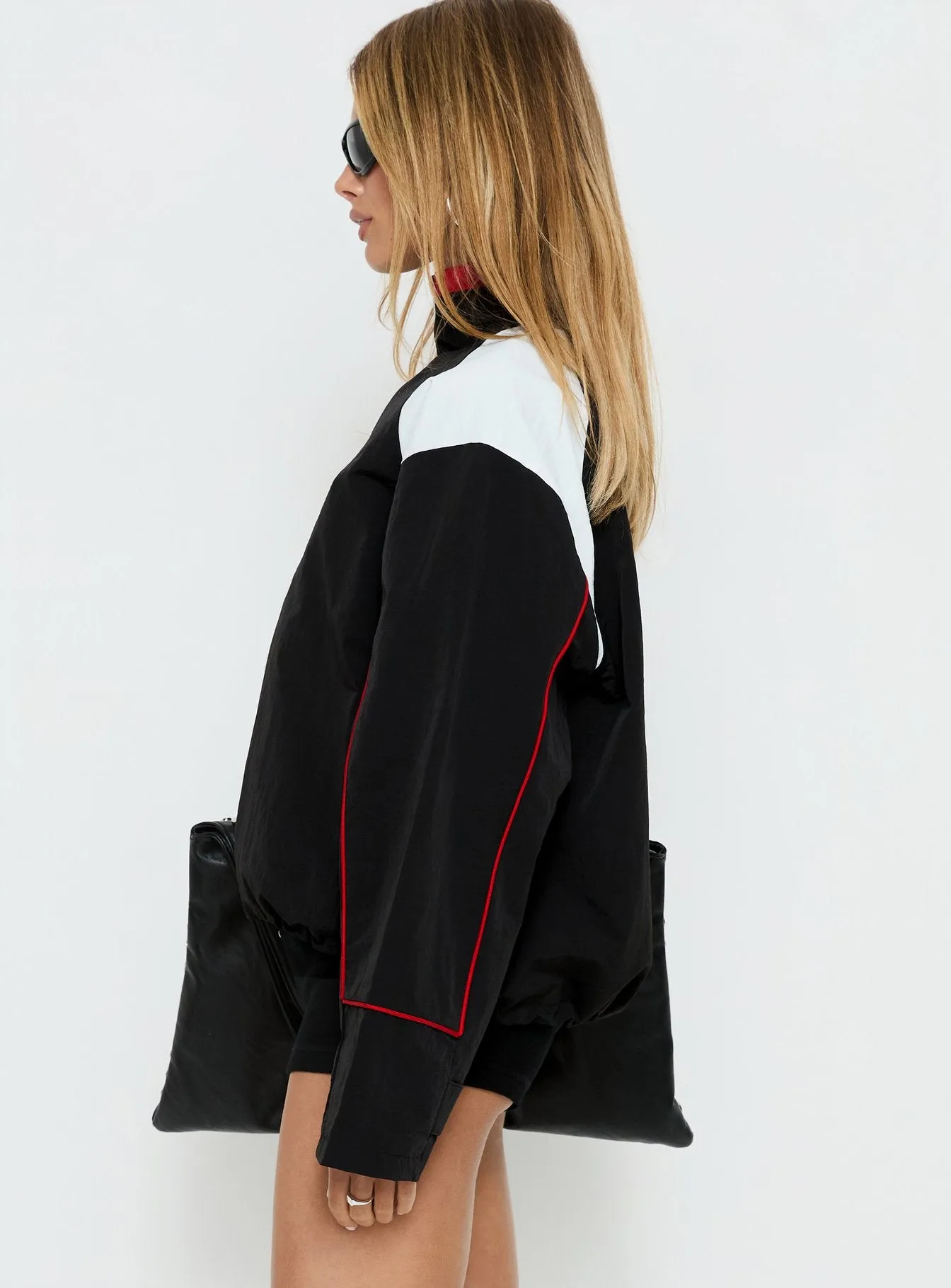 Shoreline Windbreaker Noir / White sold by Princess Polly product image thumbnail 4