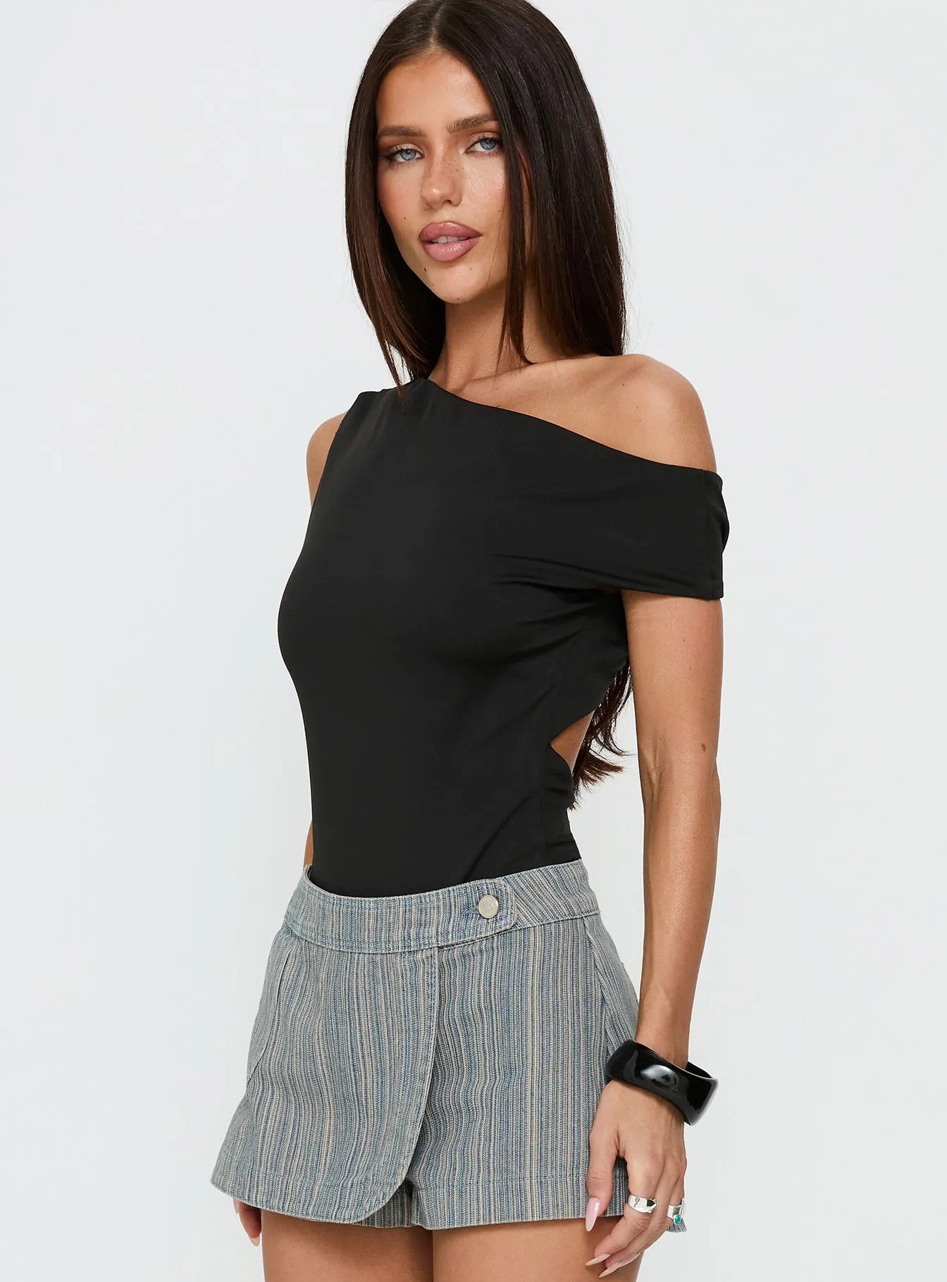 Back To Back Off Shoulder Twist Back Bodysuit Black sold by Princess Polly product image thumbnail 5