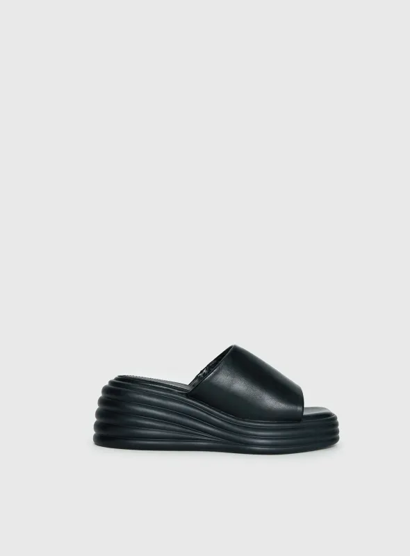 Therapy Flaunt Platform Sandals Black made by therapy