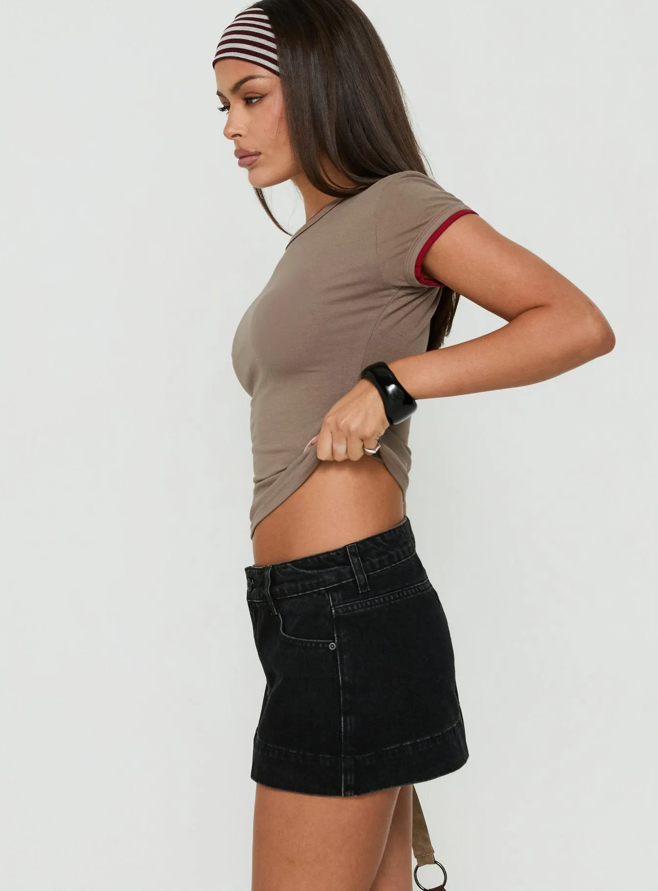 Warna Low Rise Denim Mini Skirt Washed Black sold by Princess Polly product image thumbnail 4