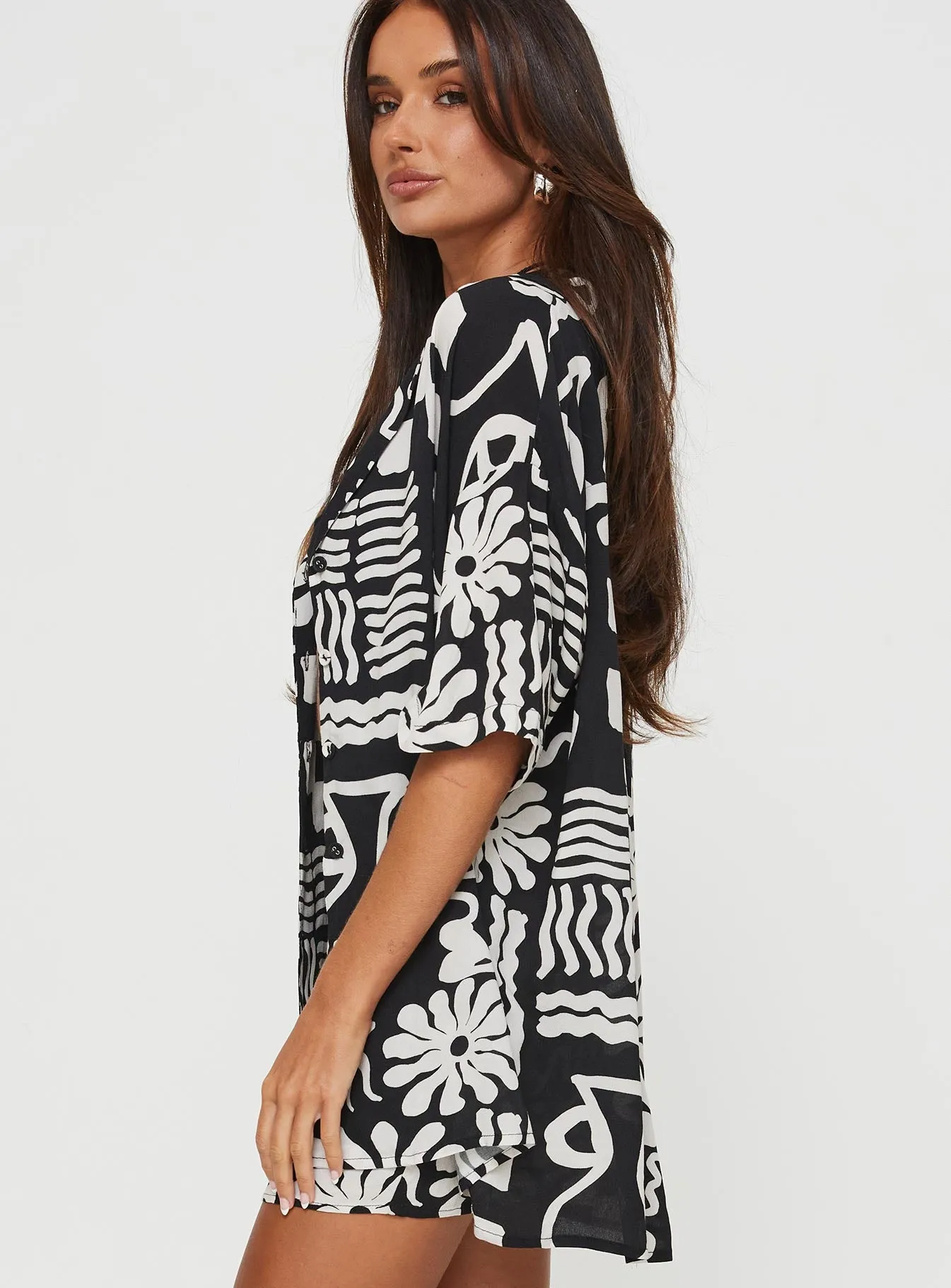 Caraliia Shirt Black / Cream sold by Princess Polly product image thumbnail 4