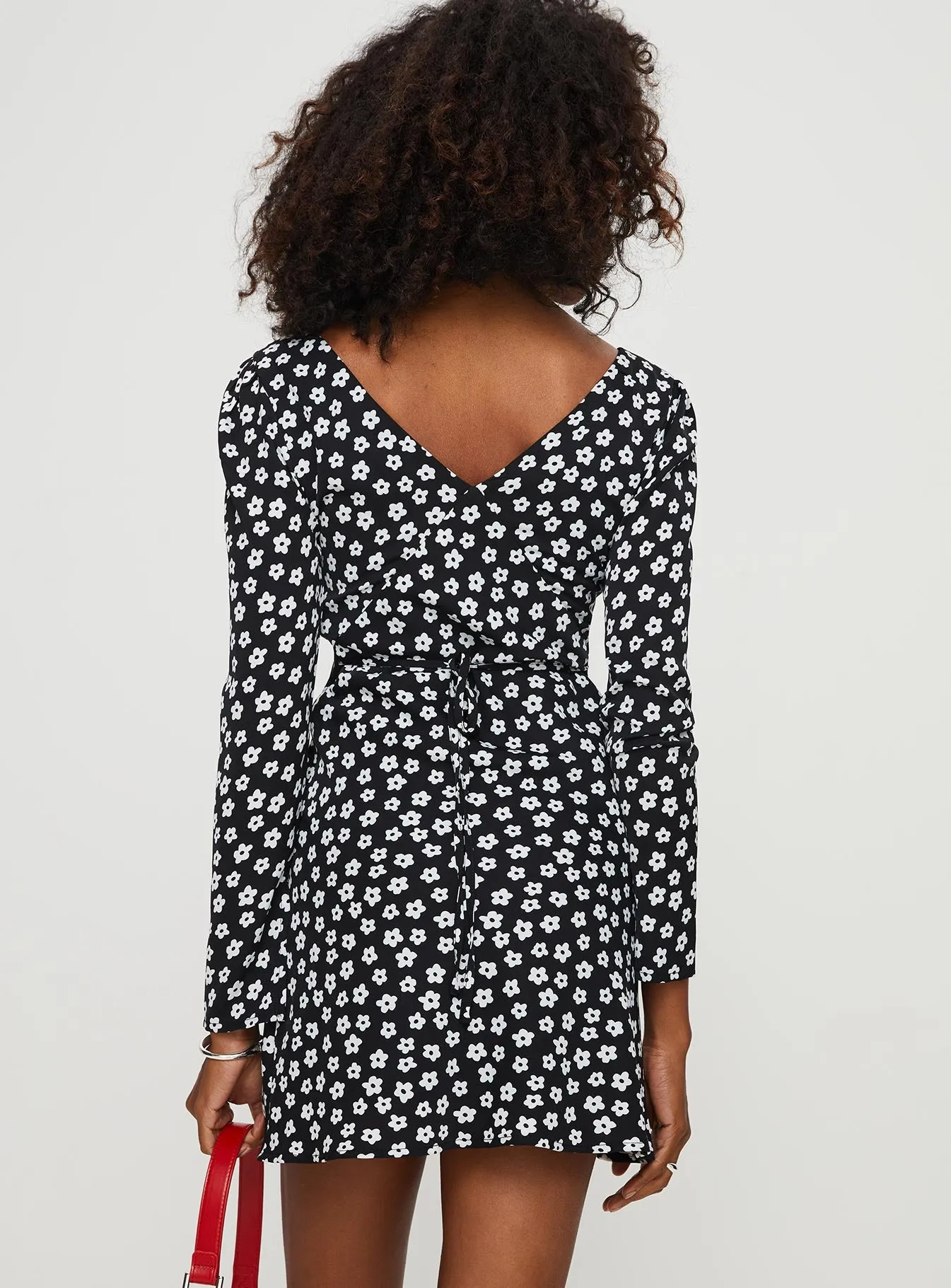 Nellie Long Sleeve Mini Dress Black / White Floral sold by Princess Polly product image thumbnail 5