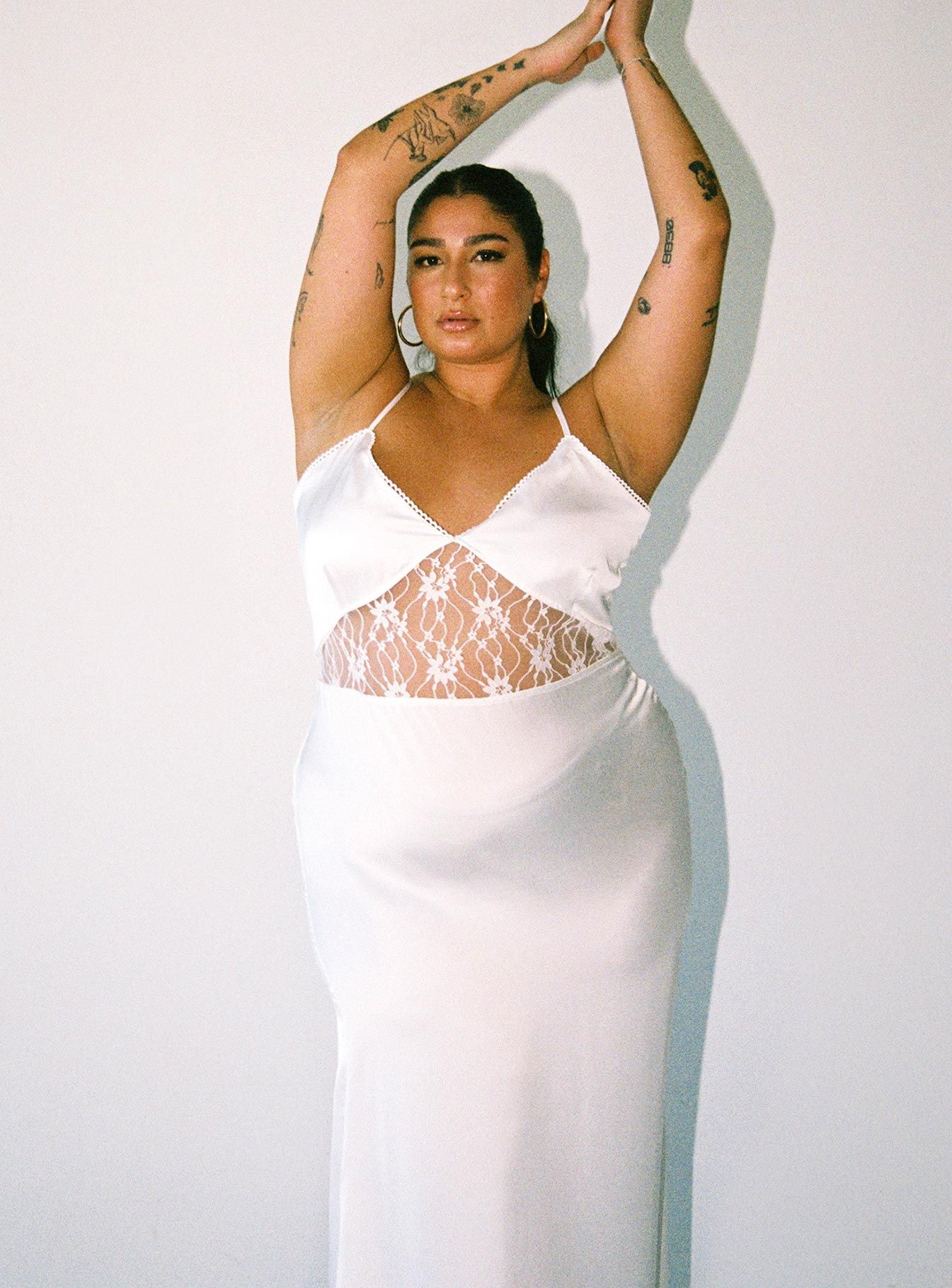 Roselle Maxi Dress White Curve sold by Princess Polly product image thumbnail 4