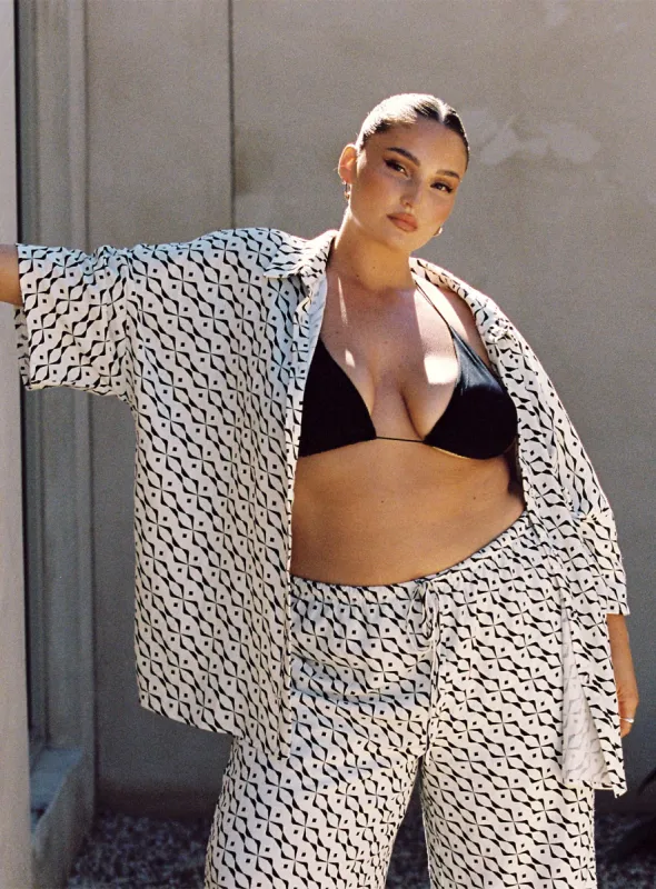 Guava Linen Blend Shirt Black / White Curve sold by Princess Polly