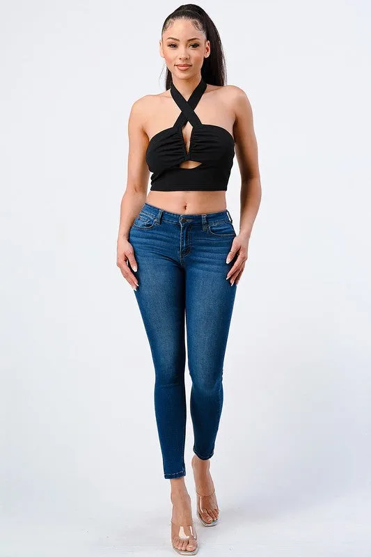 PT41863N-W / LUX KNIT KEYHOLE HALTER CROP TOP sold by privy product image thumbnail 4