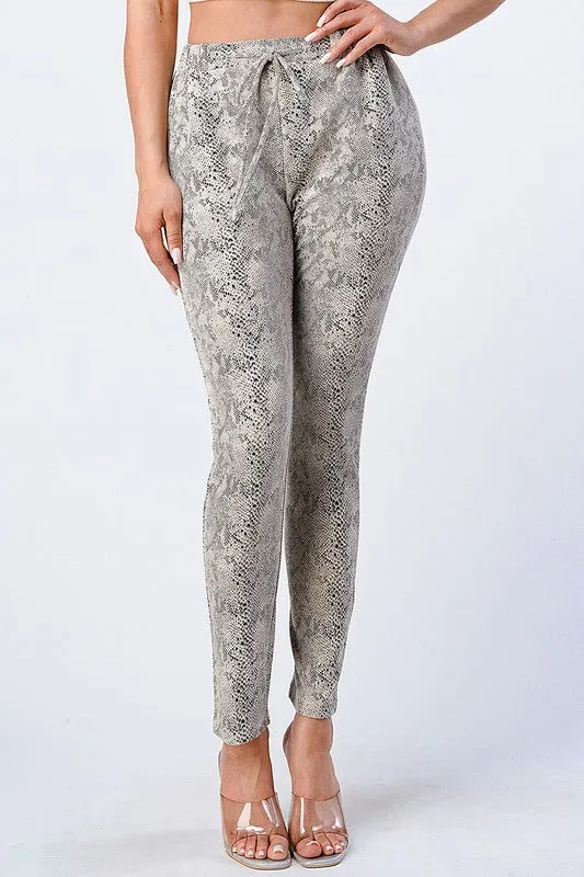 SNAKE PRINT DRAWSTRING WAIST CROPPED PANTS sold by privy product image thumbnail 2