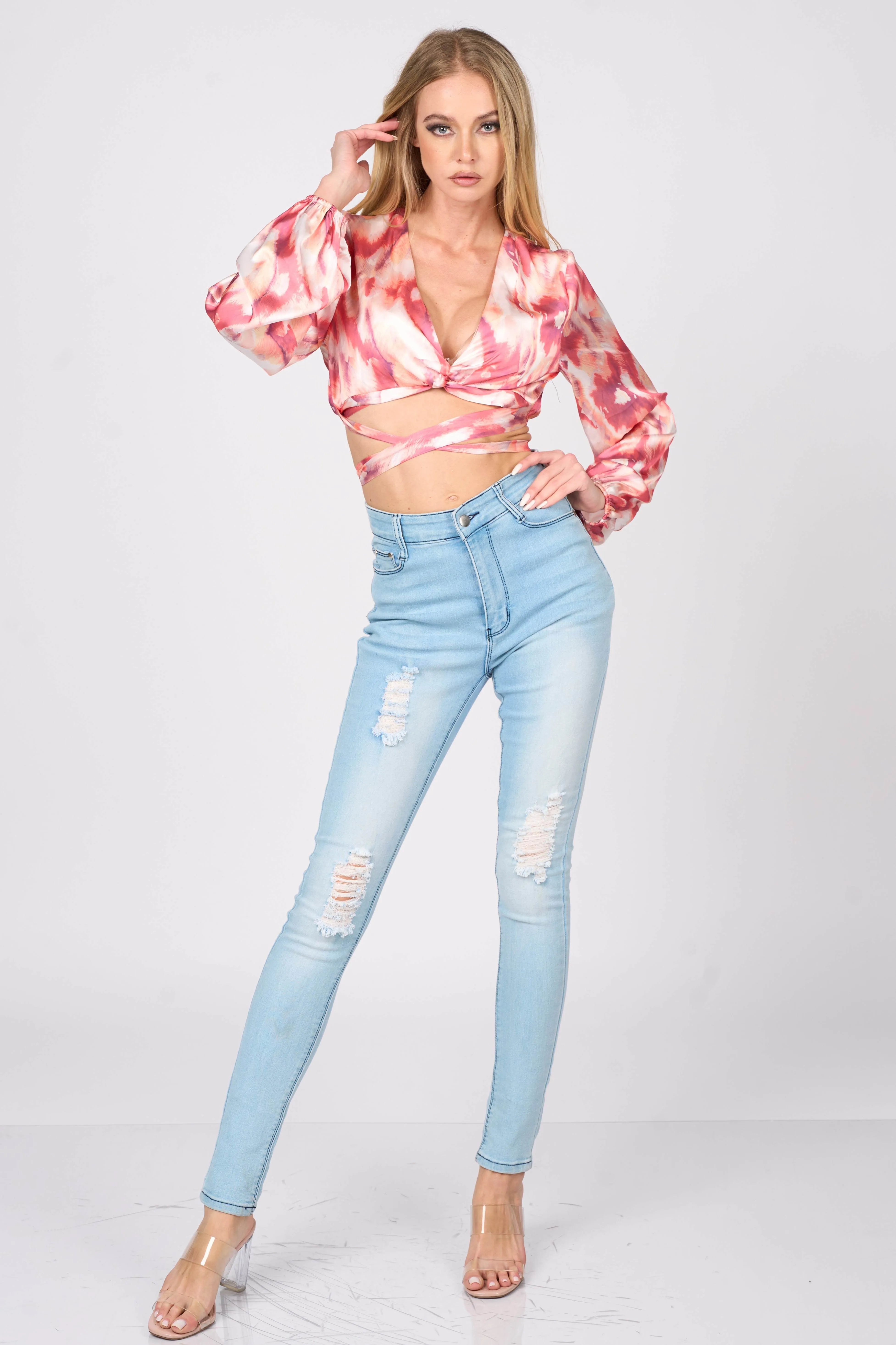 ABSTRACT PRINTED TWISTED DEEP V-NECK CROPPED TOP sold by privy product image thumbnail 3