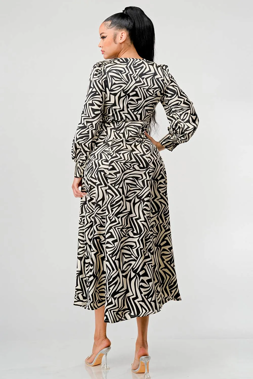 ABSTRACT PRINT DEEP V-NECK SLITTED MAXI DRESS sold by privy product image thumbnail 4