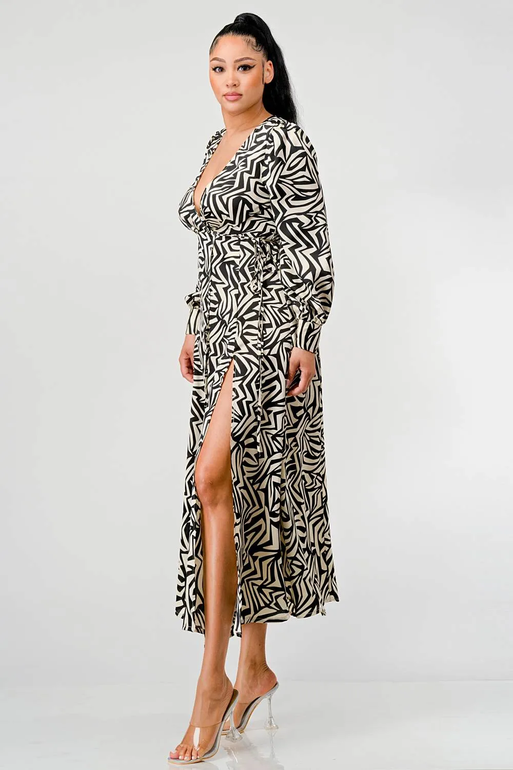 ABSTRACT PRINT DEEP V-NECK SLITTED MAXI DRESS sold by privy product image thumbnail 3
