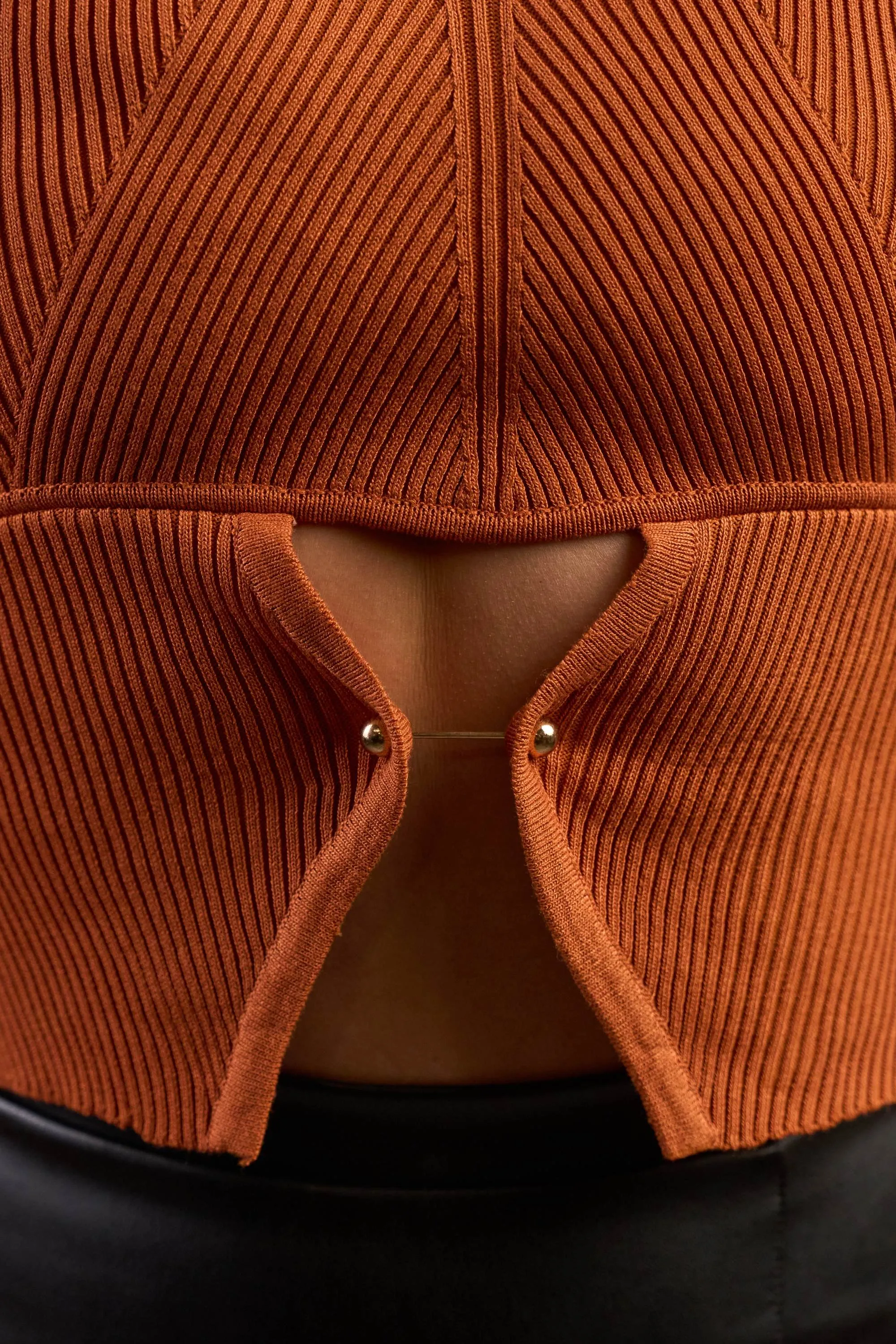 LUXE RIB KNIT ROUND NECK CUTOUT TANK CROP TOP sold by privy product image thumbnail 5