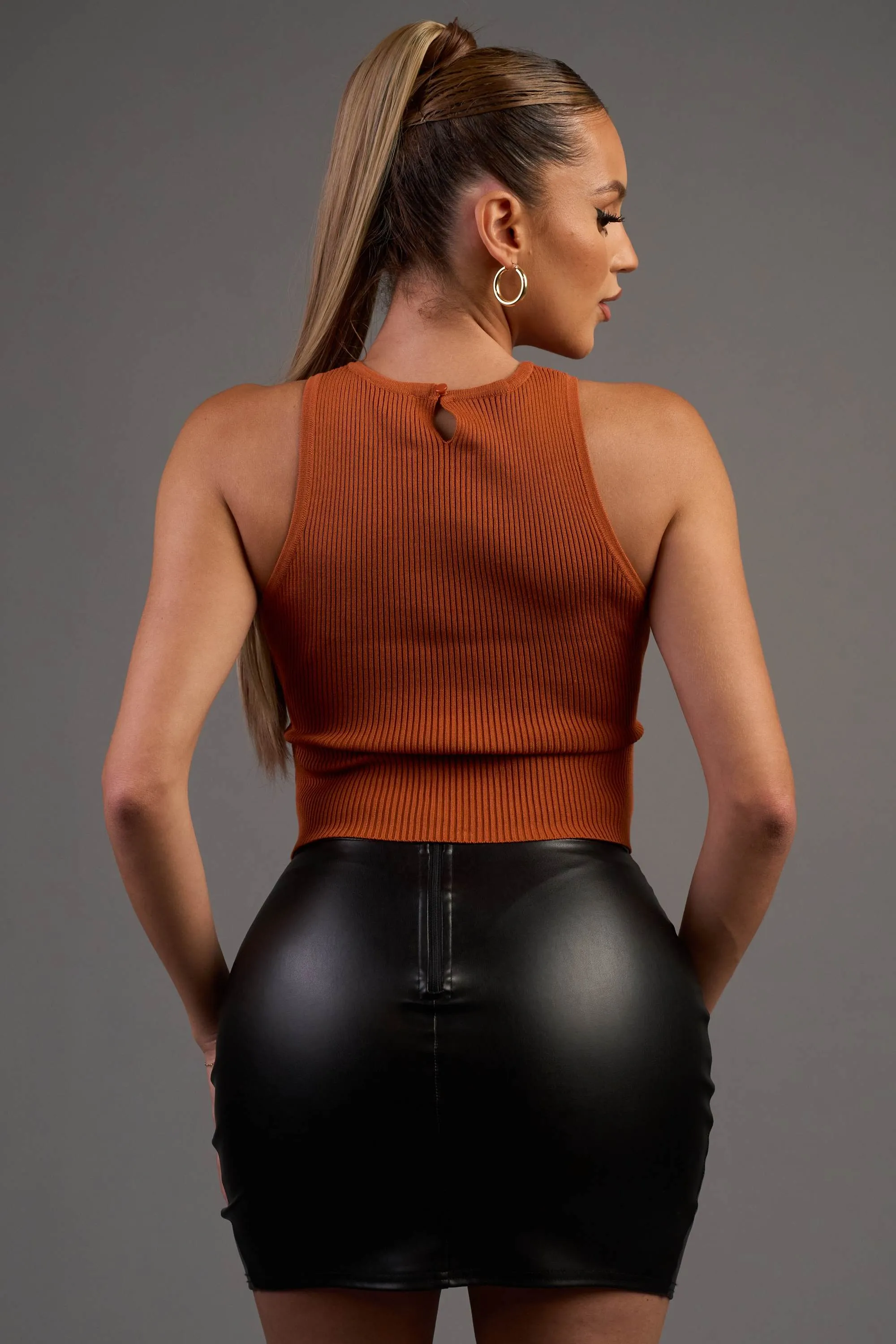 LUXE RIB KNIT ROUND NECK CUTOUT TANK CROP TOP sold by privy product image thumbnail 3