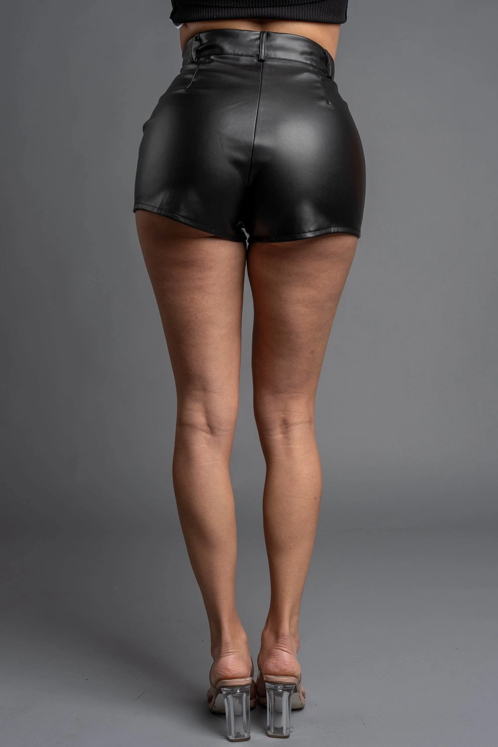 CLASSIC PLEATHER / FAUX LEATHER SHORTS sold by privy product image thumbnail 3