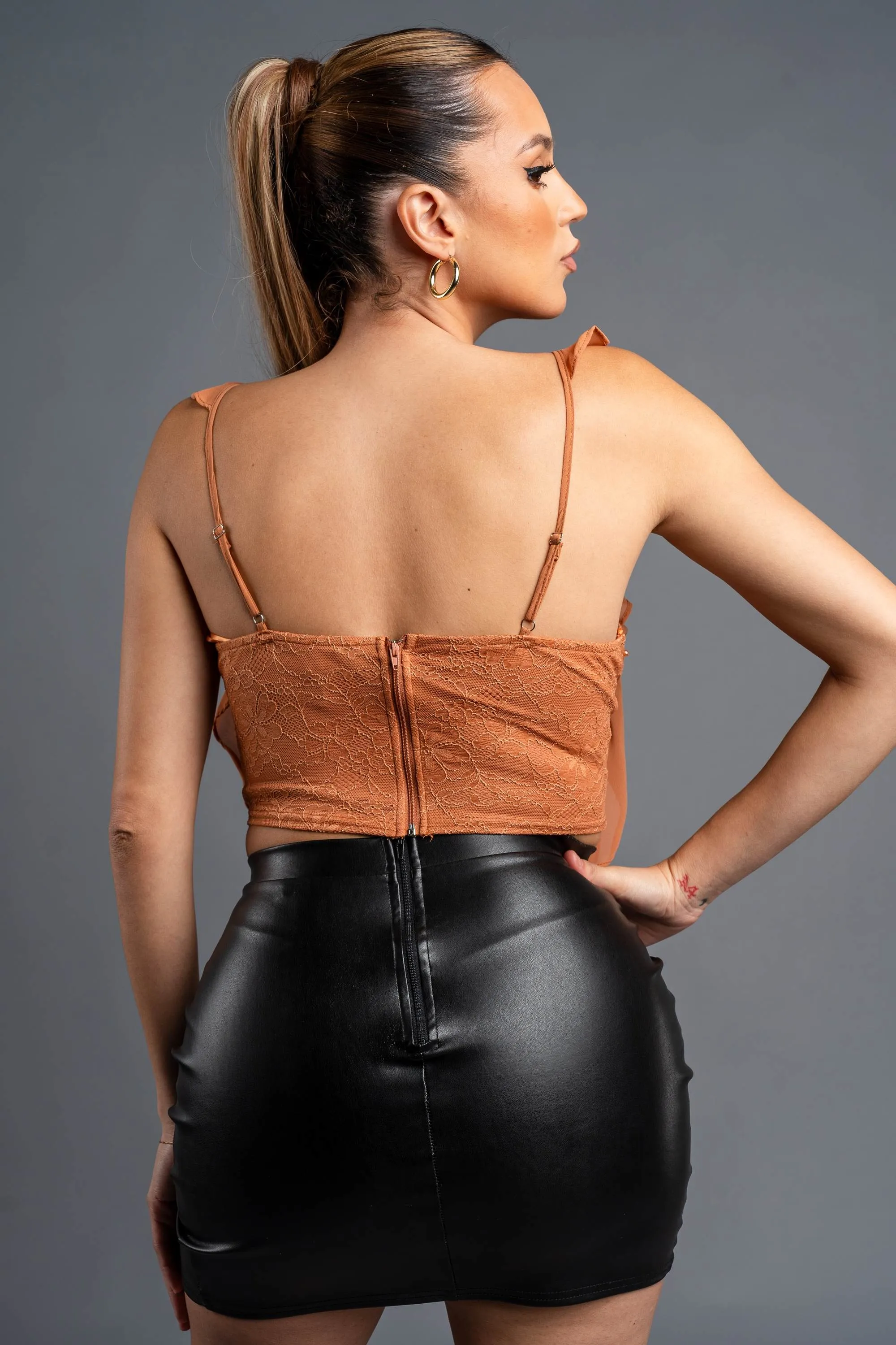 PT44660BST / LUXE LACE PEARL CHIFFON RUFFLE DRAPED CROPPED TOP sold by privy product image thumbnail 4