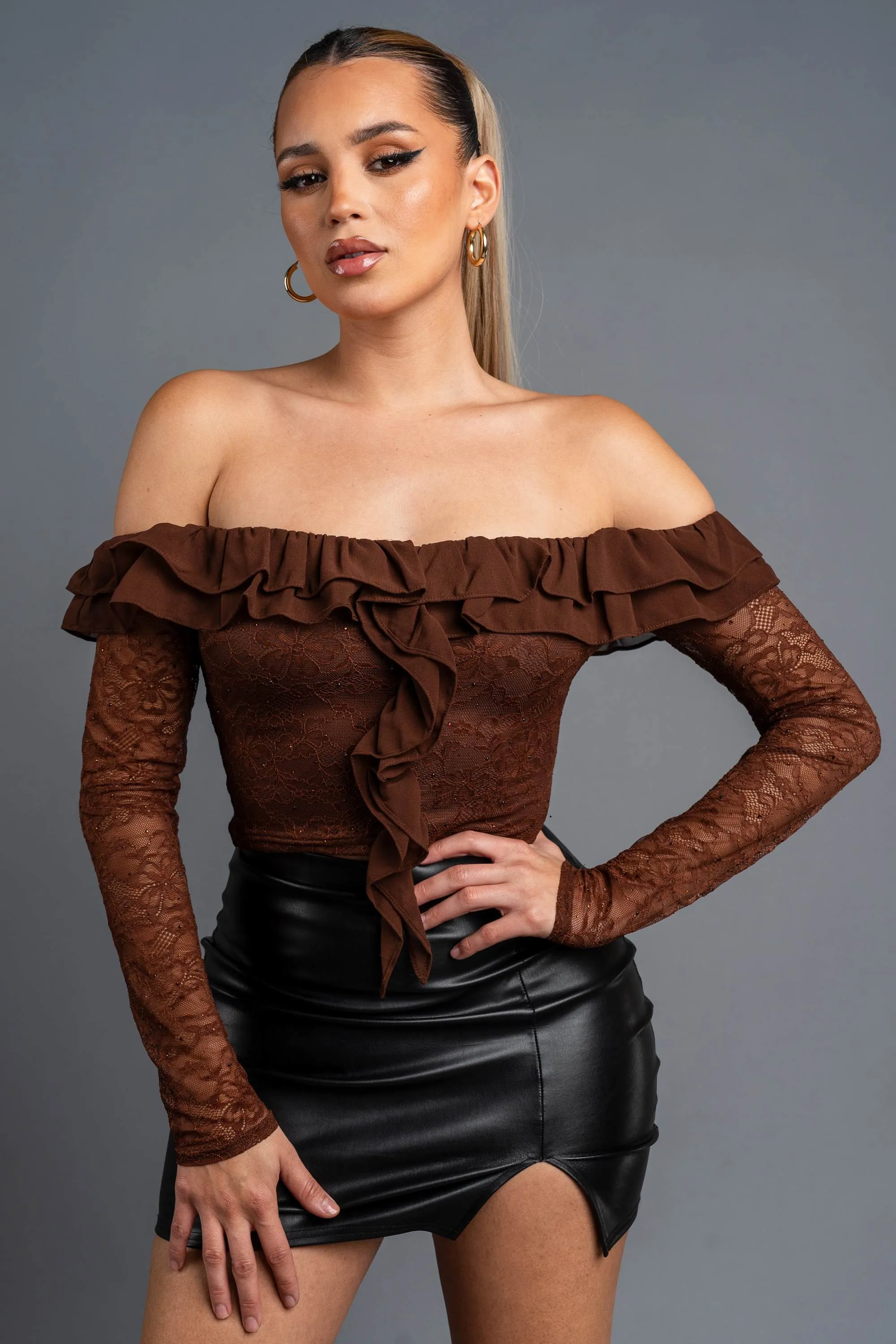 PT44775BST-W / LUXE RHINESTONES LACE & CHIFFON RUFFLE CROPPED TOP sold by privy