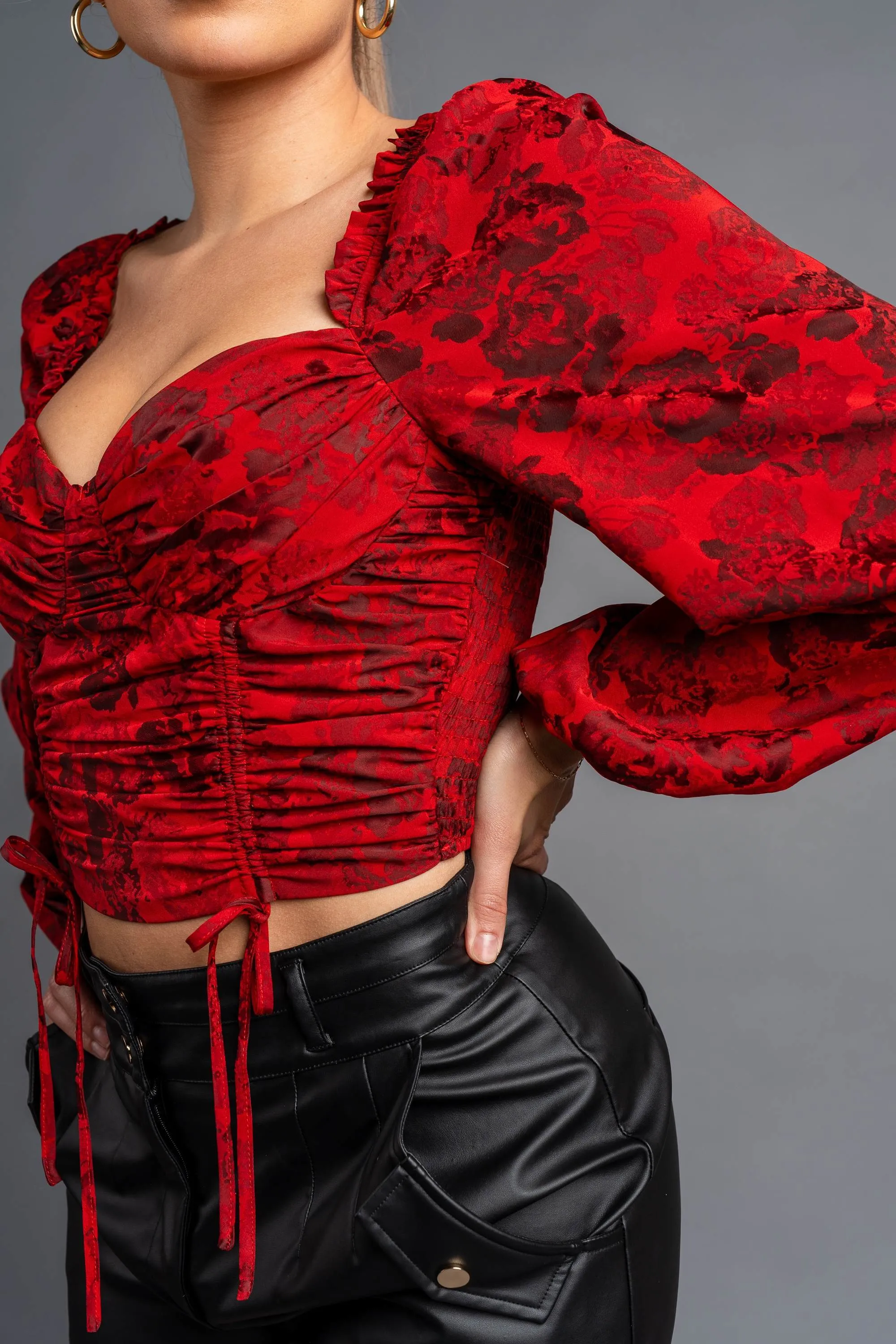 ROMANTIC FLORAL SWEETHEART SMOCKED BACK CROPPED TOP sold by privy product image thumbnail 5