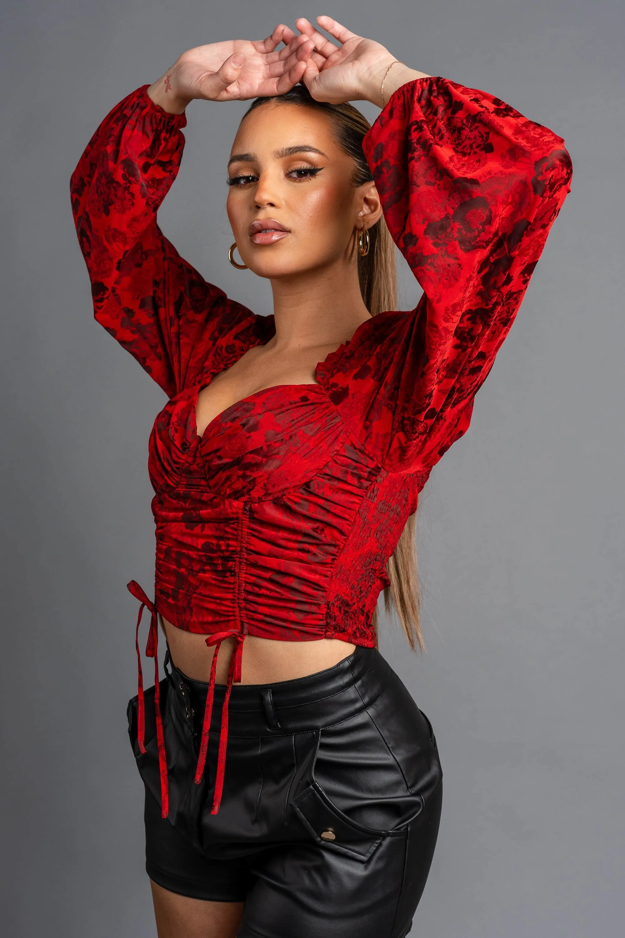 ROMANTIC FLORAL SWEETHEART SMOCKED BACK CROPPED TOP sold by privy product image thumbnail 2