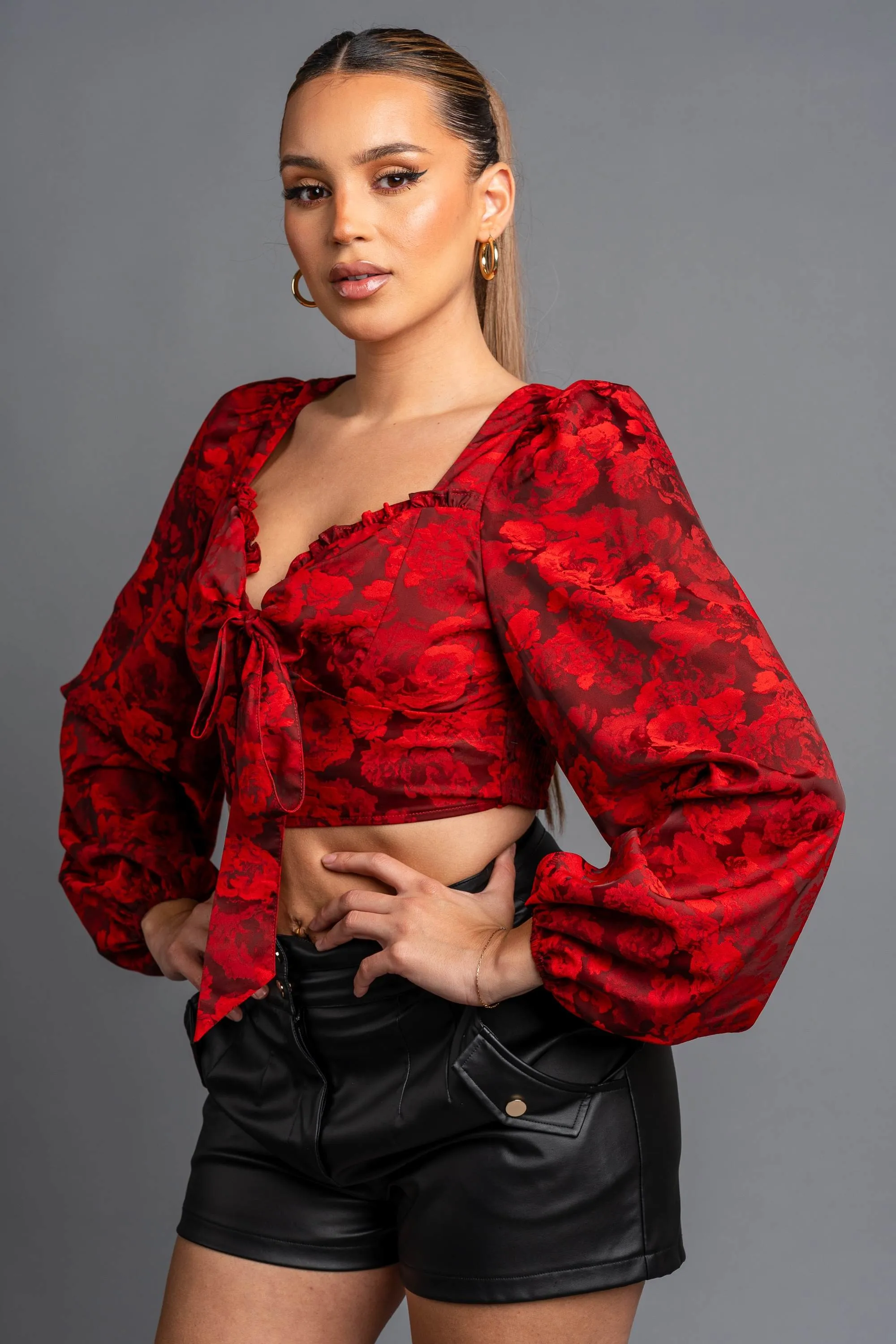 ROMANTIC ROSE PRINT SMOCKED RUFFLE SWEETHEART TOP sold by privy product image thumbnail 2