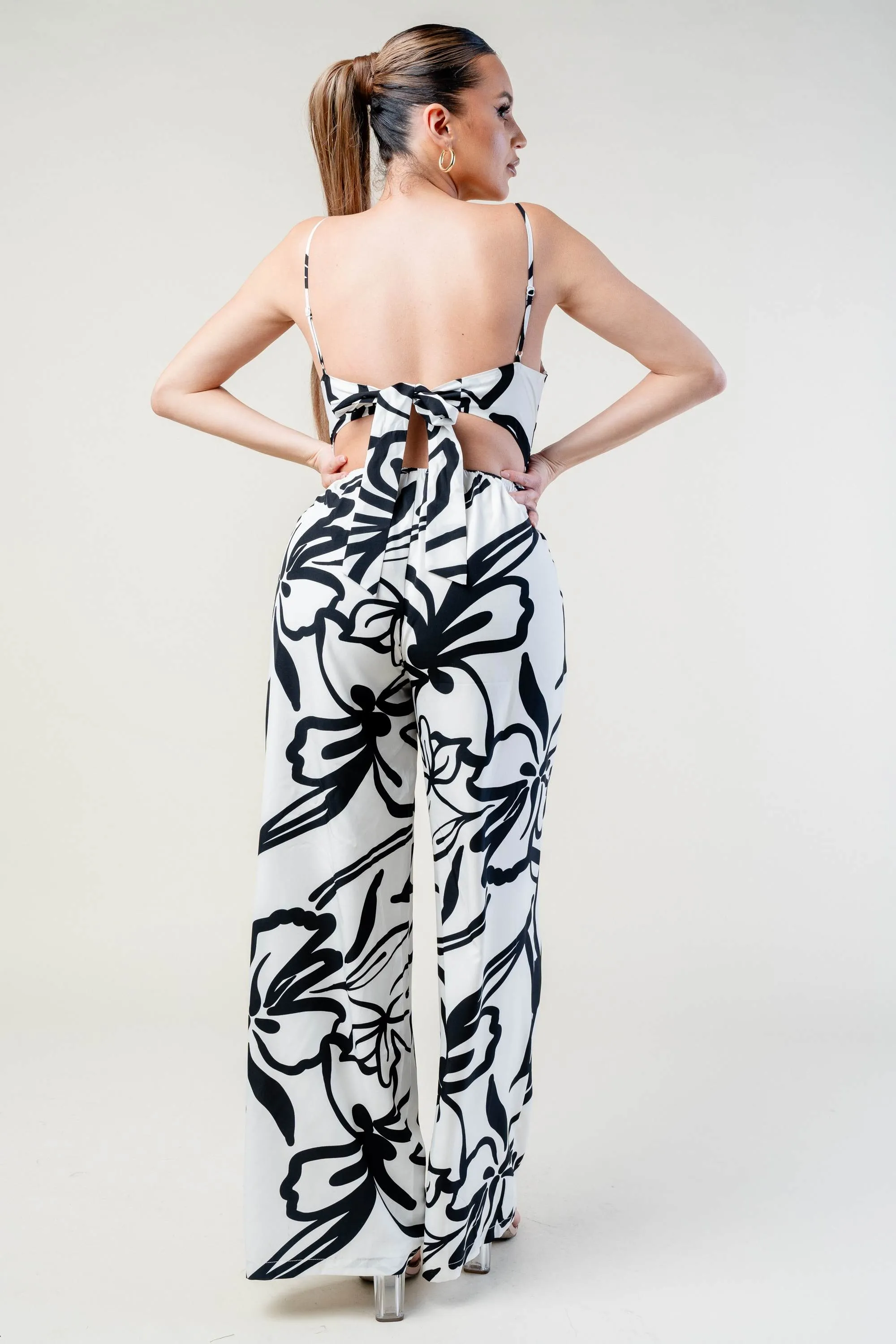 PJ11212E-W / CHIC ABSTRACT PRINT SLEEVELESS RELAX FIT JUMPSUIT sold by privy product image thumbnail 3