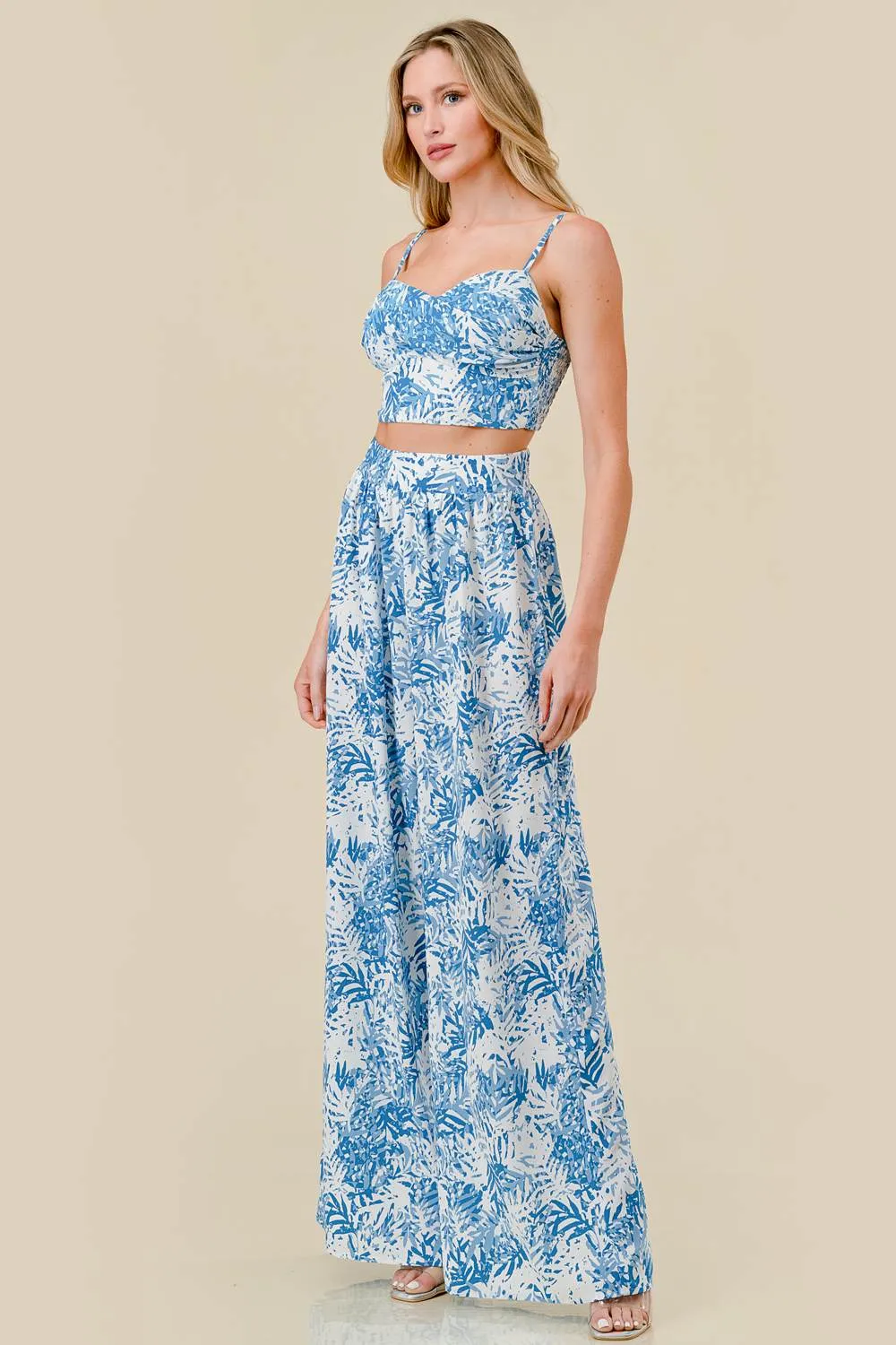 FRESH LEAFS PRINT SMOCKED CROPPED TOP & PANTS SET sold by privy product image thumbnail 2