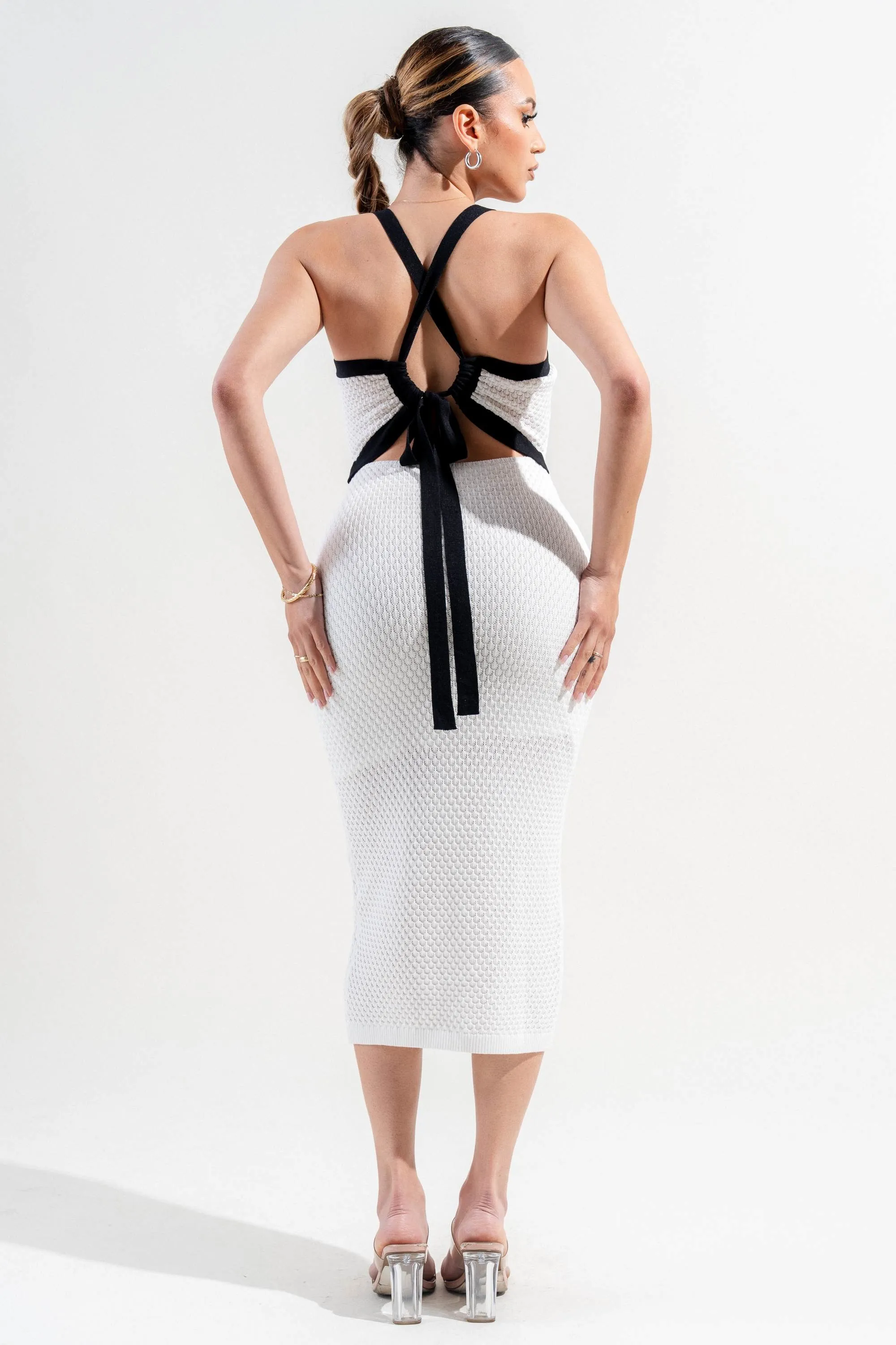 PDKS78699B-W / SWEATER KNIT BACK CUT OUT TIE DETAIL MIDI DRESS sold by privy product image thumbnail 3