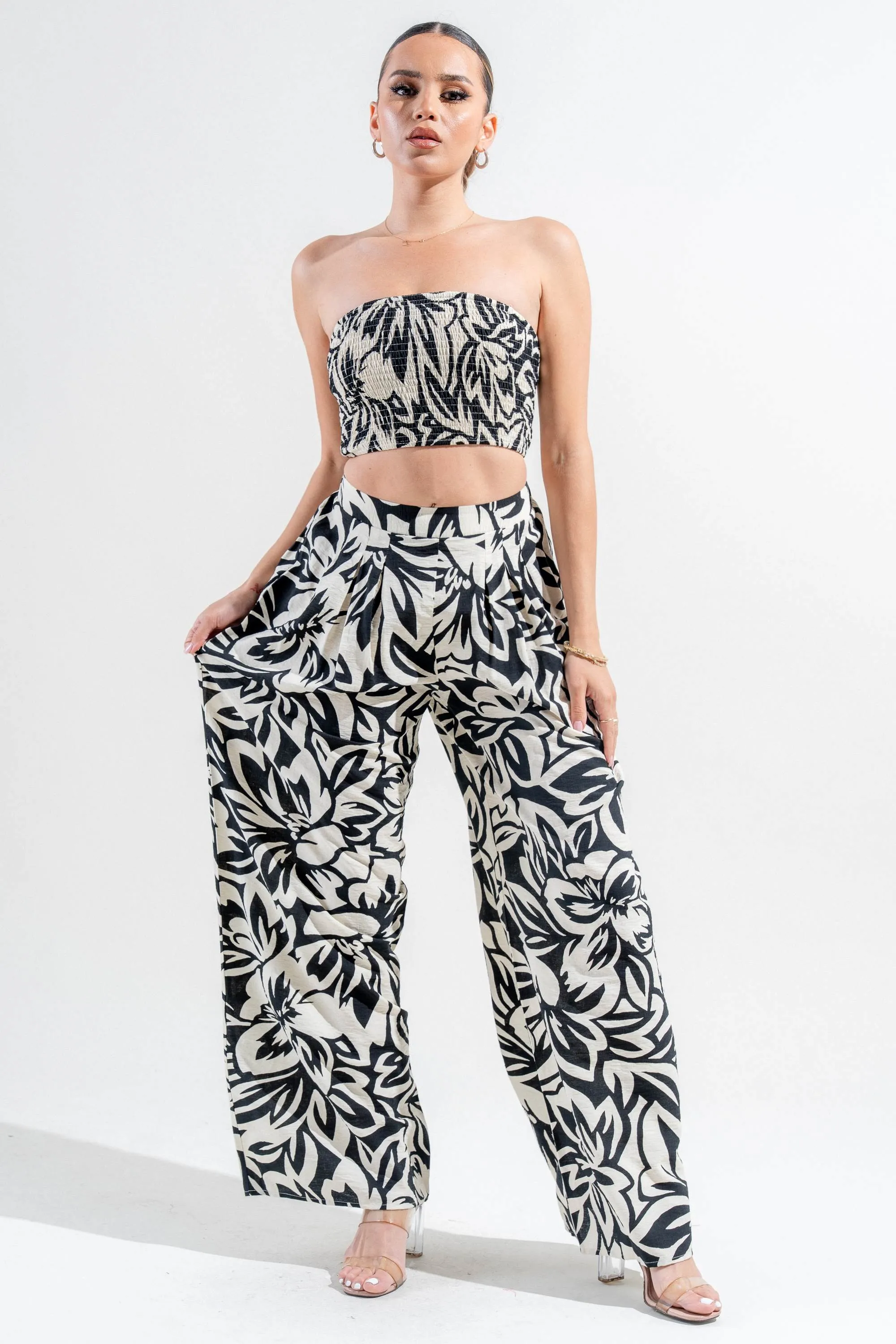 PSWS9758B-W / SMOCKED TUBE CROP TOP & PLEATED WIDE LEGGED PANTS SET sold by privy product image thumbnail 4