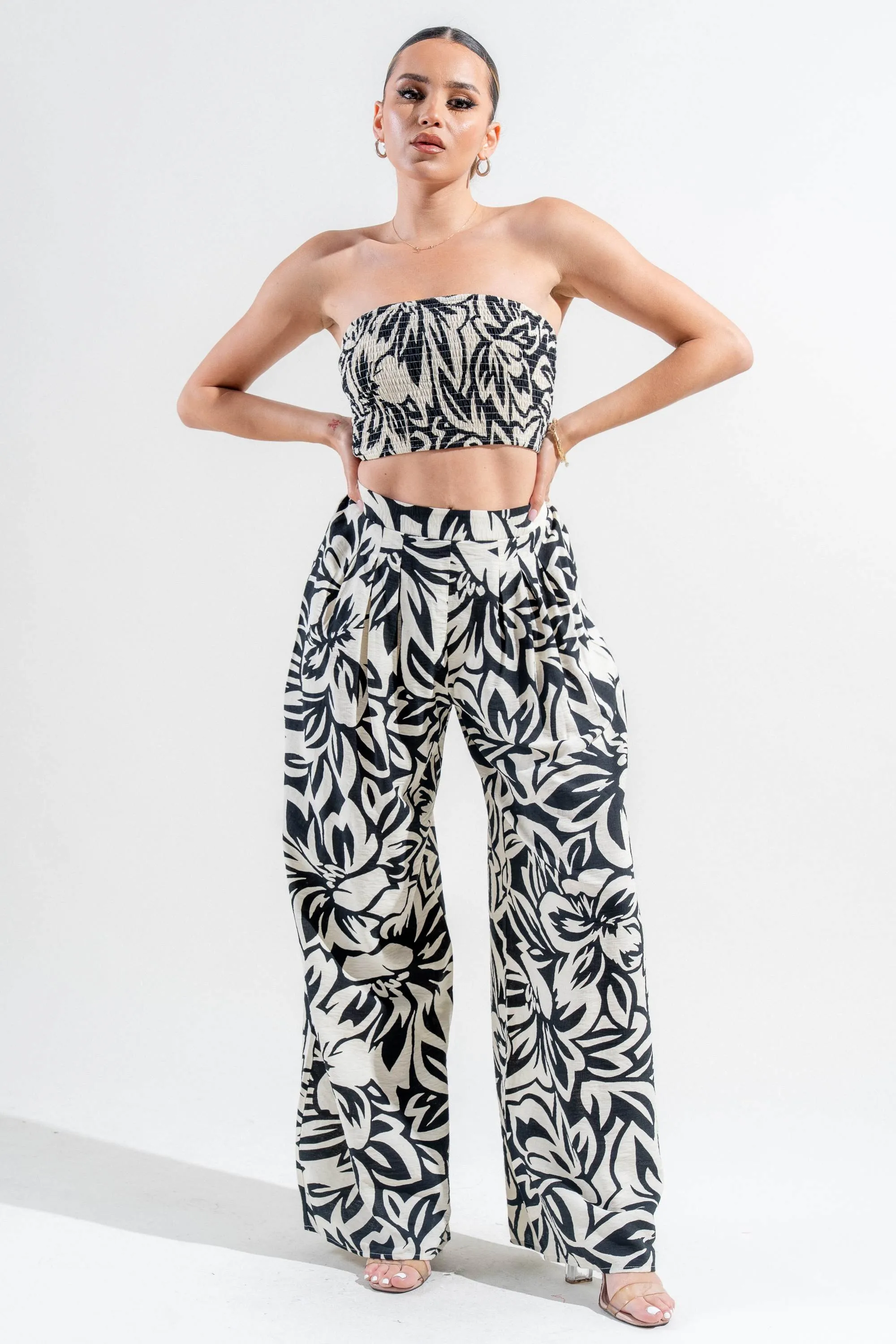 PSWS9758B-W / SMOCKED TUBE CROP TOP & PLEATED WIDE LEGGED PANTS SET sold by privy