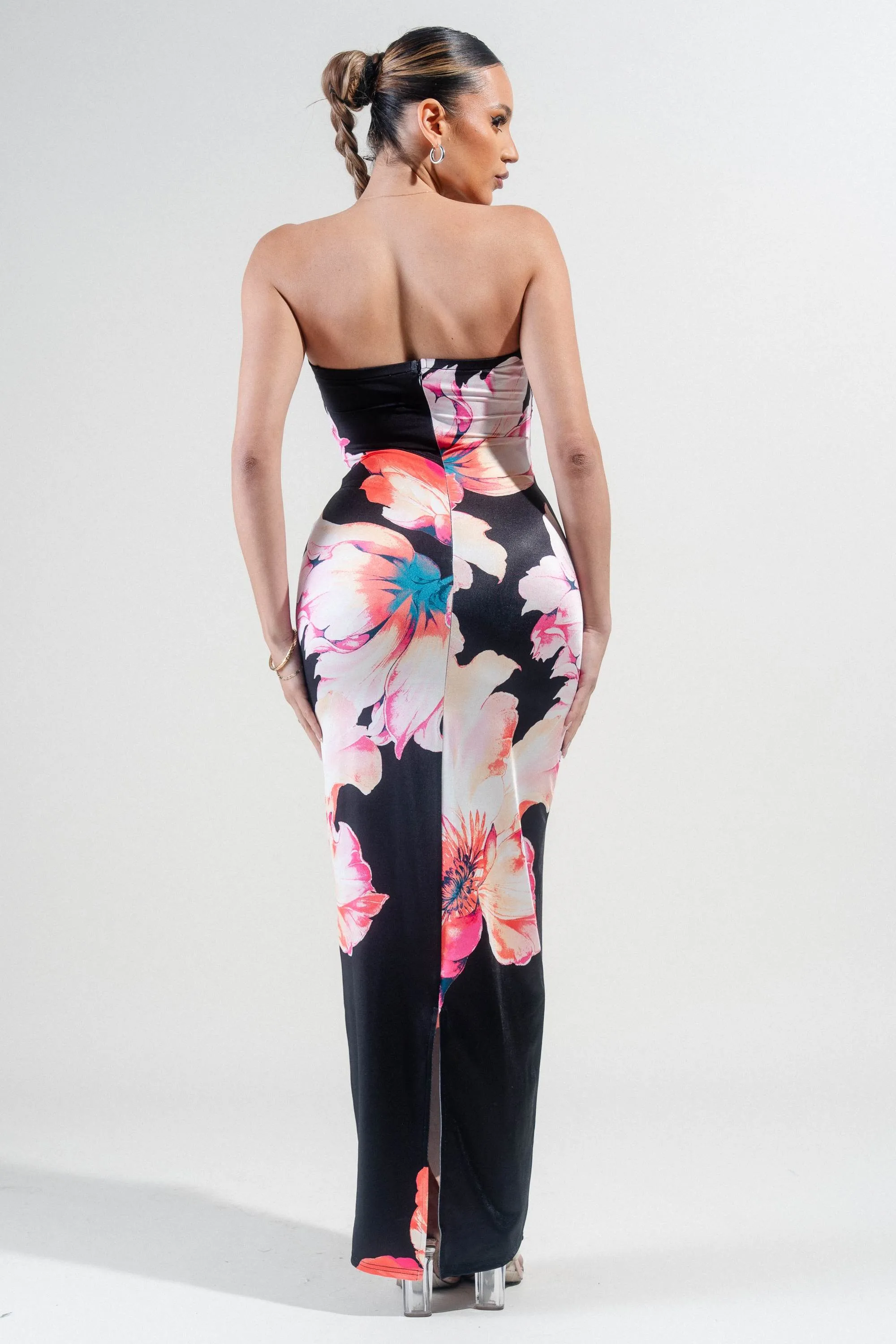 PD78345S-W / KNIT SATIN PRINT TUBE MAXI DRESS sold by privy product image thumbnail 3