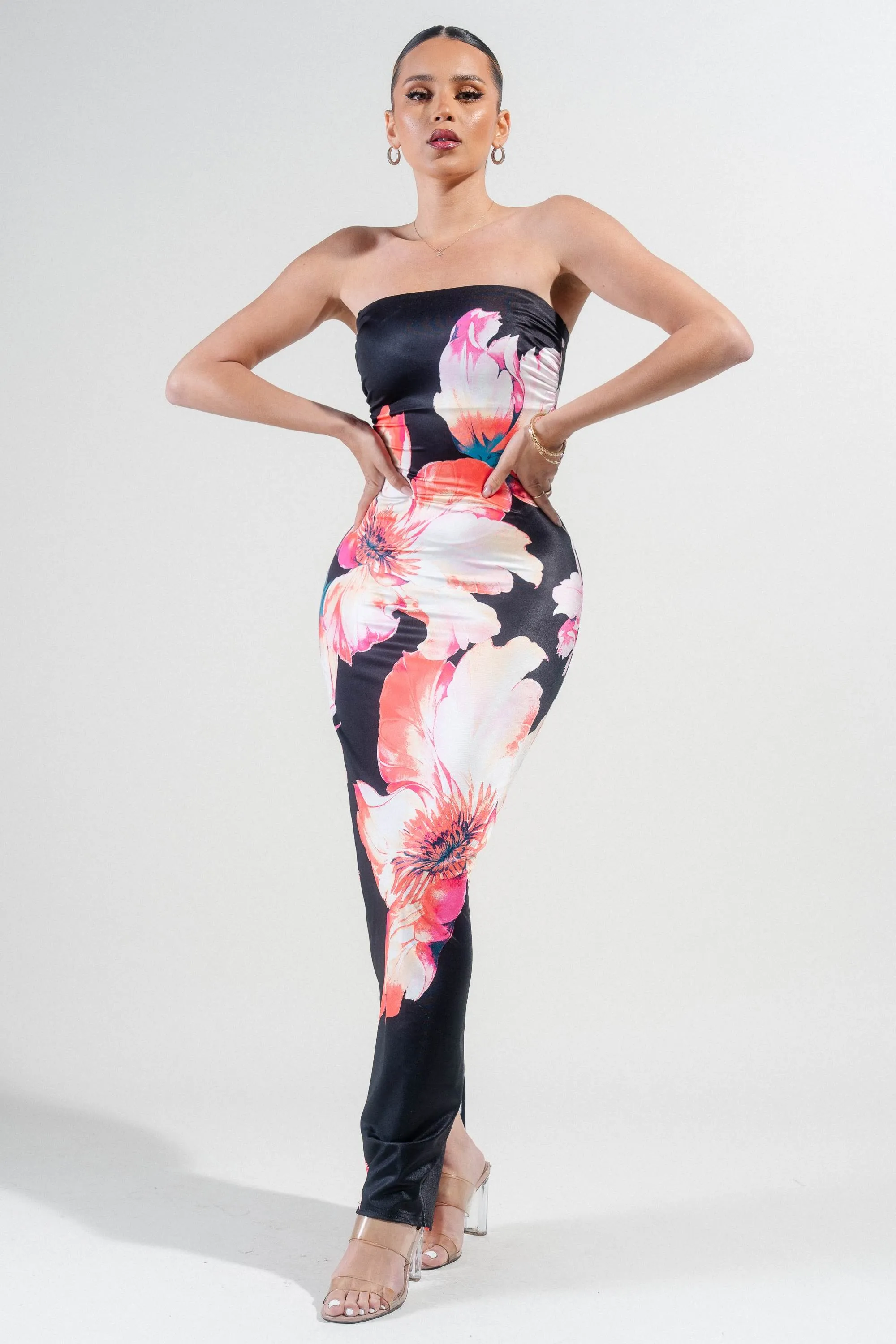 PD78345S-W / KNIT SATIN PRINT TUBE MAXI DRESS sold by privy